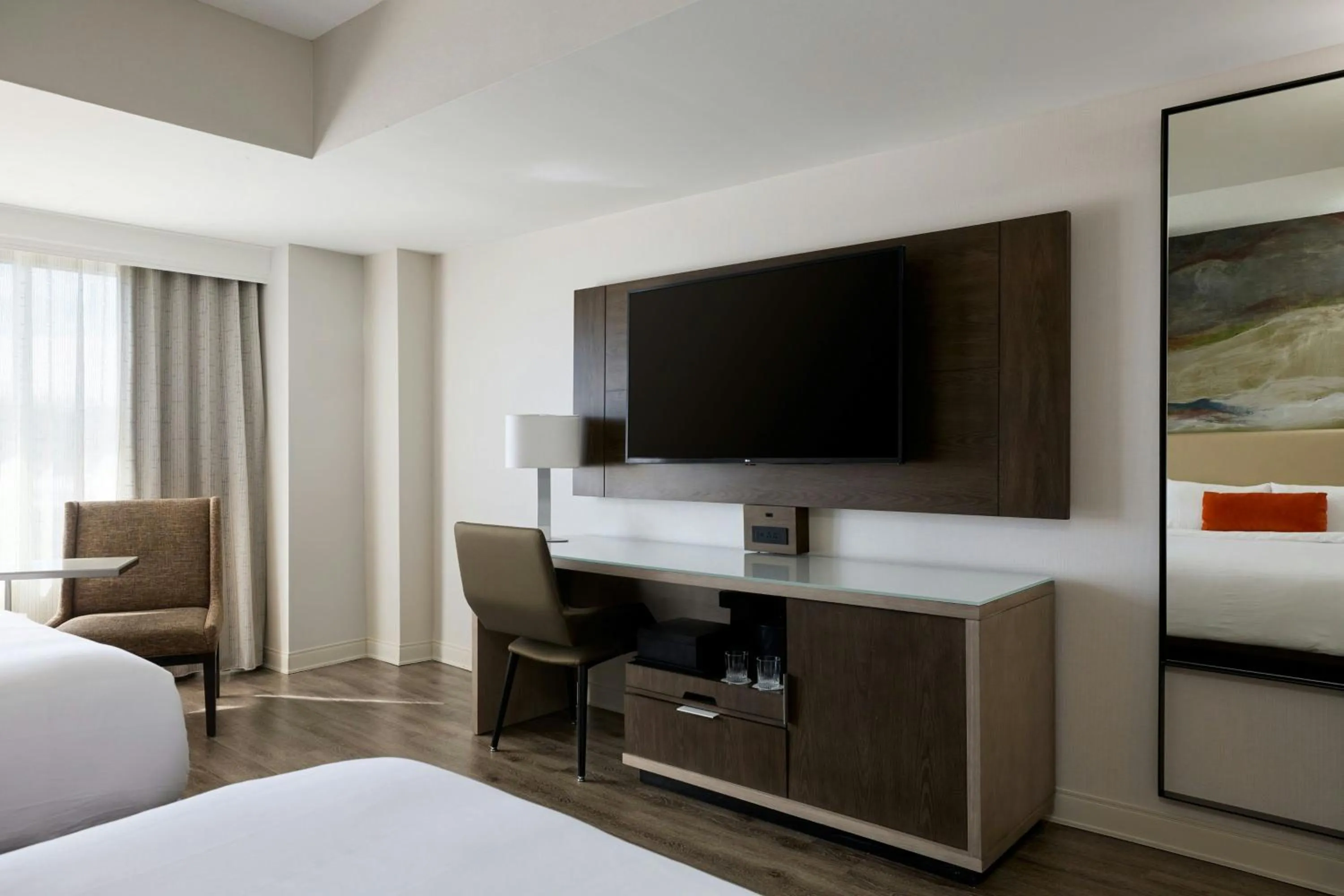 Photo of the whole room, Bed in MeadowView Marriott Conference Resort and Convention Center