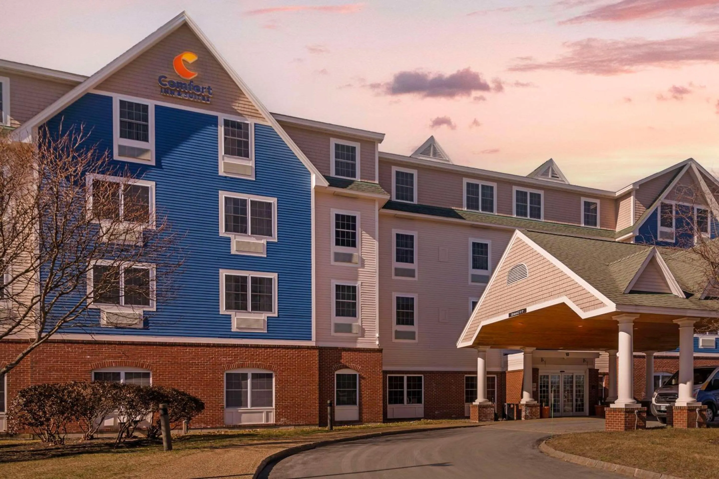Property building in Comfort Inn & Suites Dover-Portsmouth