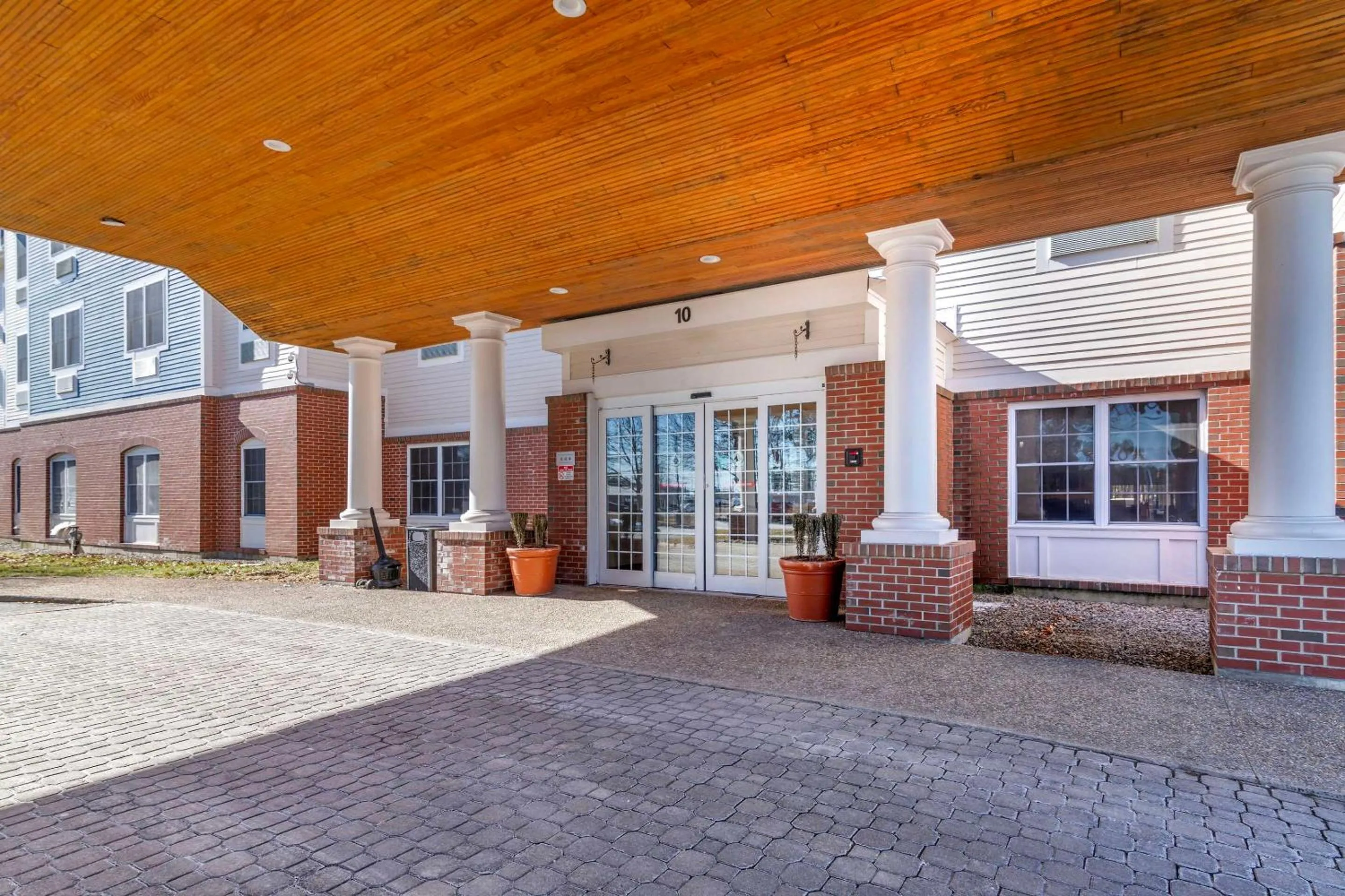 Property building in Comfort Inn & Suites Dover-Portsmouth