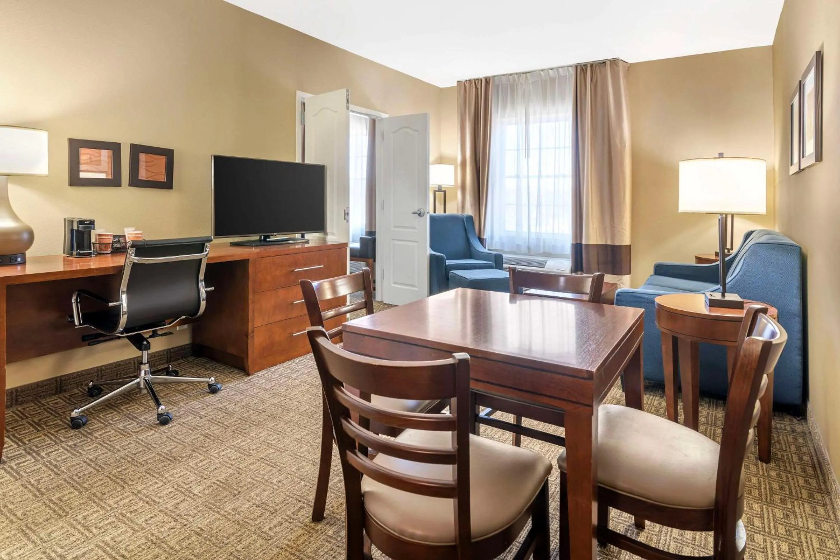 Bedroom in Comfort Inn & Suites Dover-Portsmouth