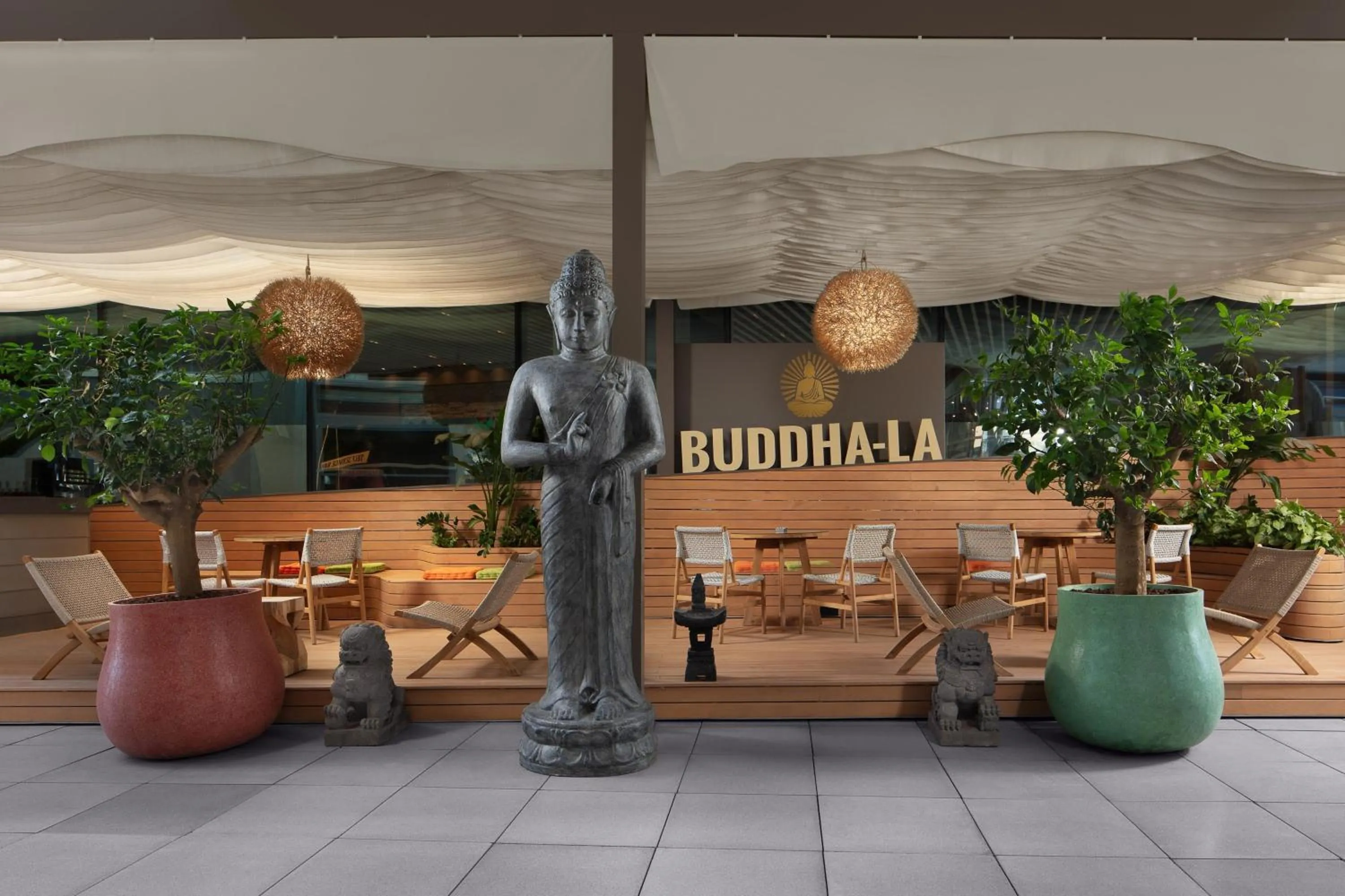 Restaurant/places to eat in Four Points by Sheraton Izmir