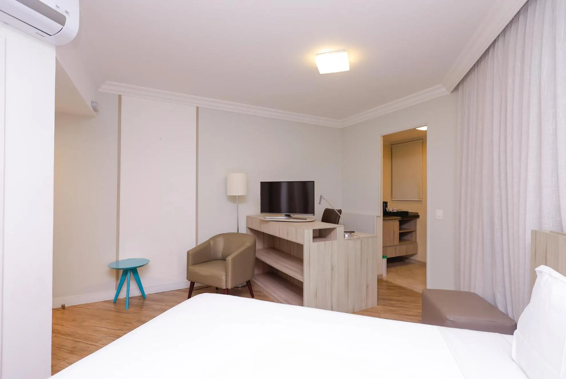 Bedroom, Bed in Radisson Oscar Freire