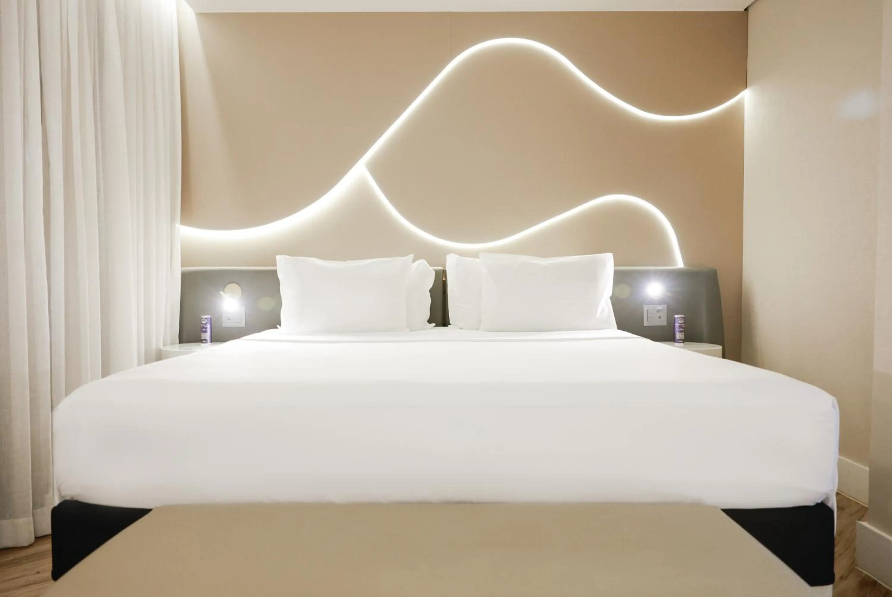 Bed in Radisson Oscar Freire