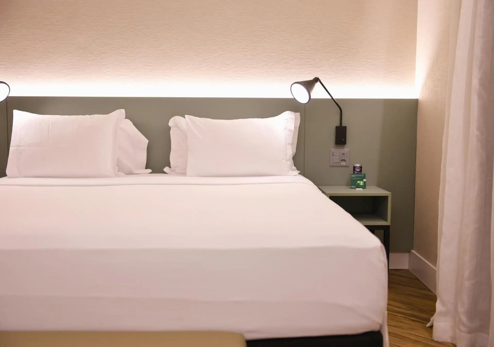 Bedroom, Bed in Radisson Oscar Freire