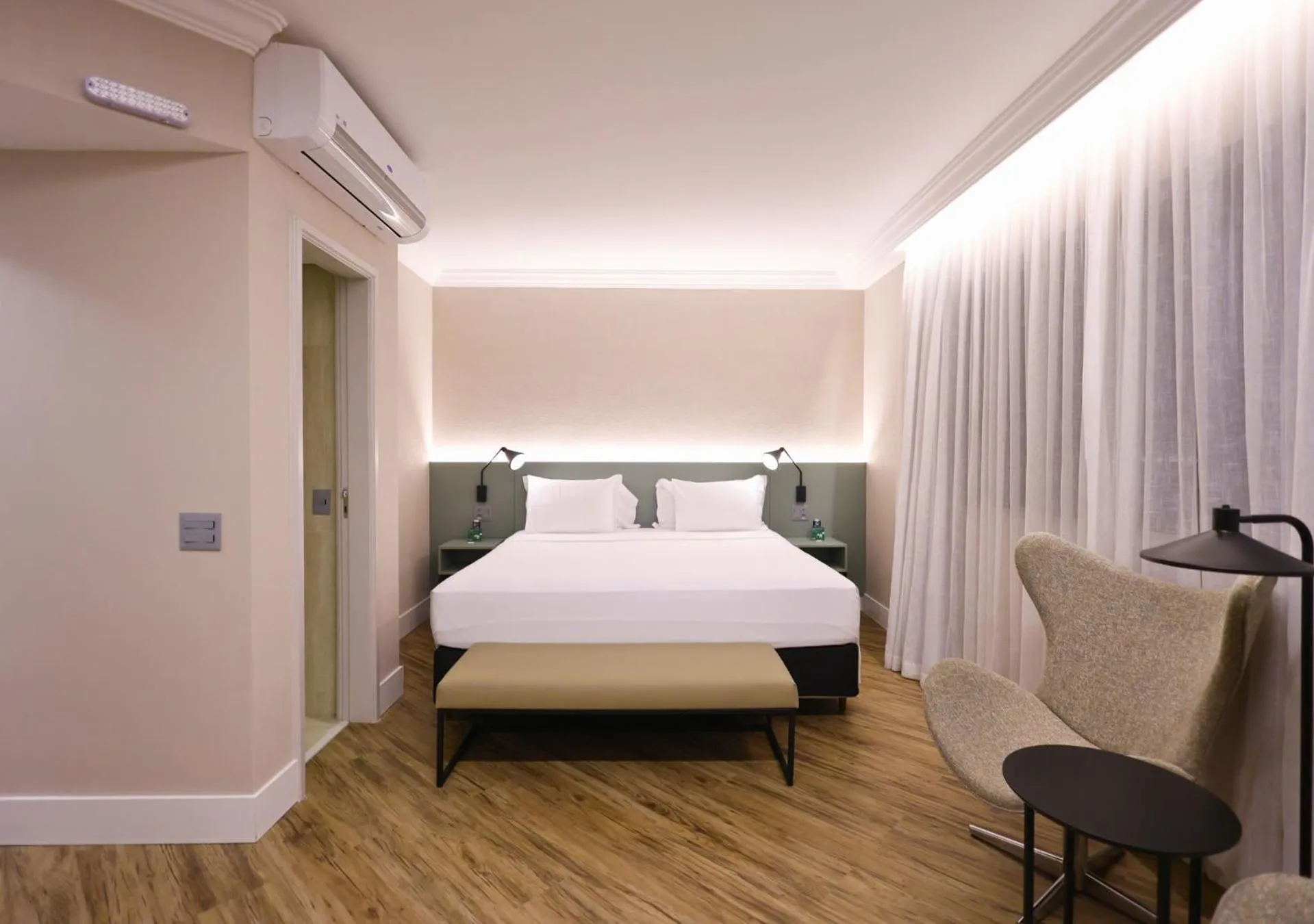 Bed in Radisson Oscar Freire