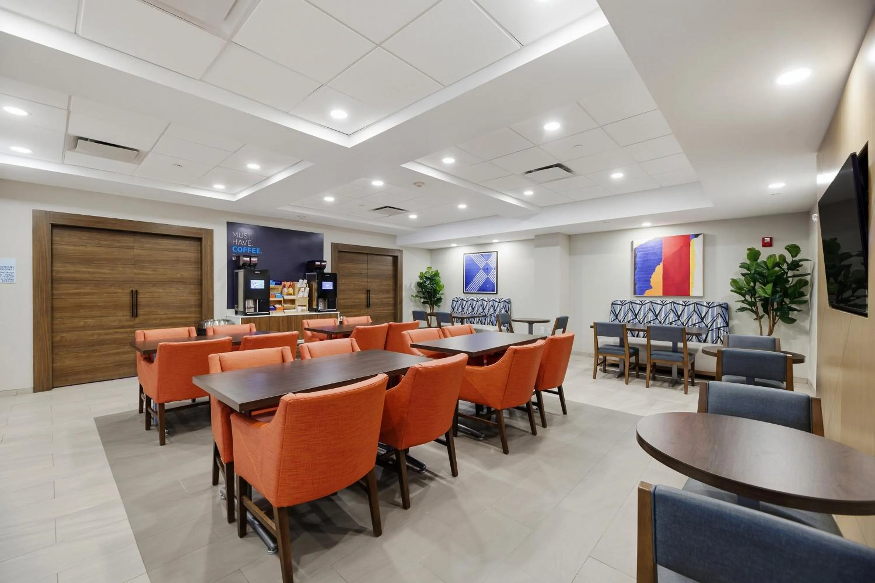 Breakfast in Holiday Inn Express & Suites Raleigh West - Lenovo Center by IHG