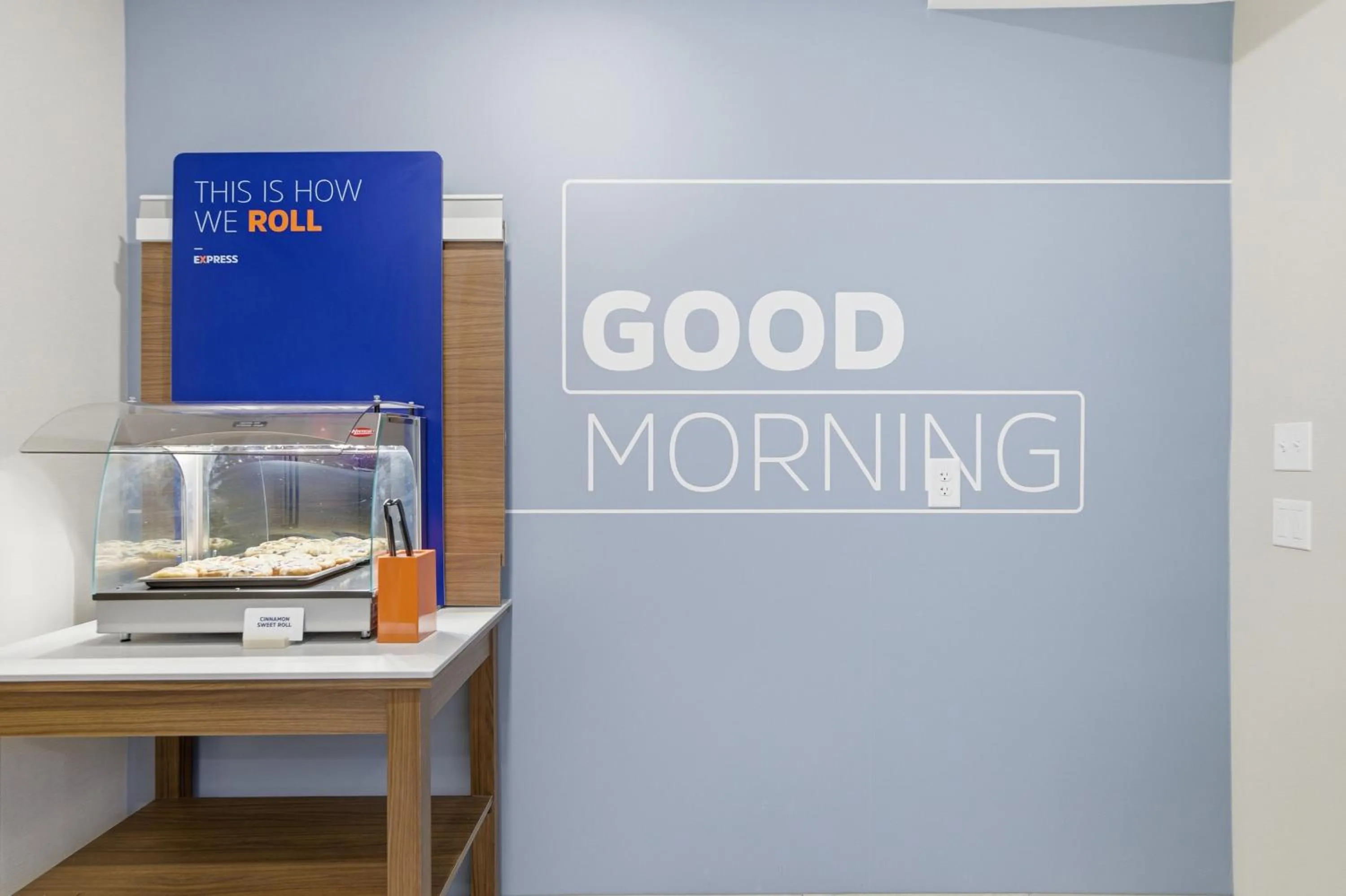 Breakfast in Holiday Inn Express & Suites Raleigh West - Lenovo Center by IHG