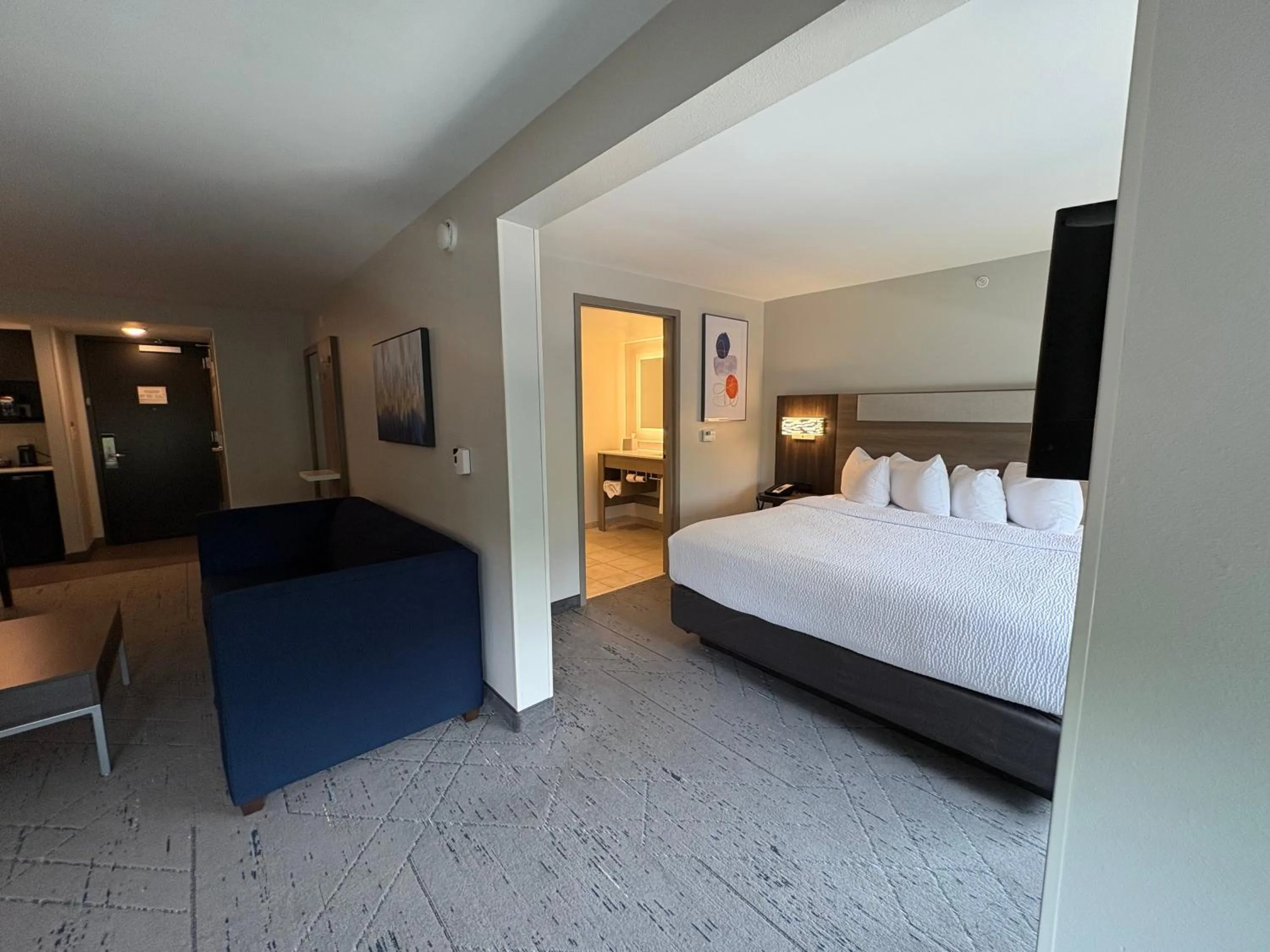 Bedroom, Bed in Wingate by Wyndham State Arena Raleigh/Cary Hotel