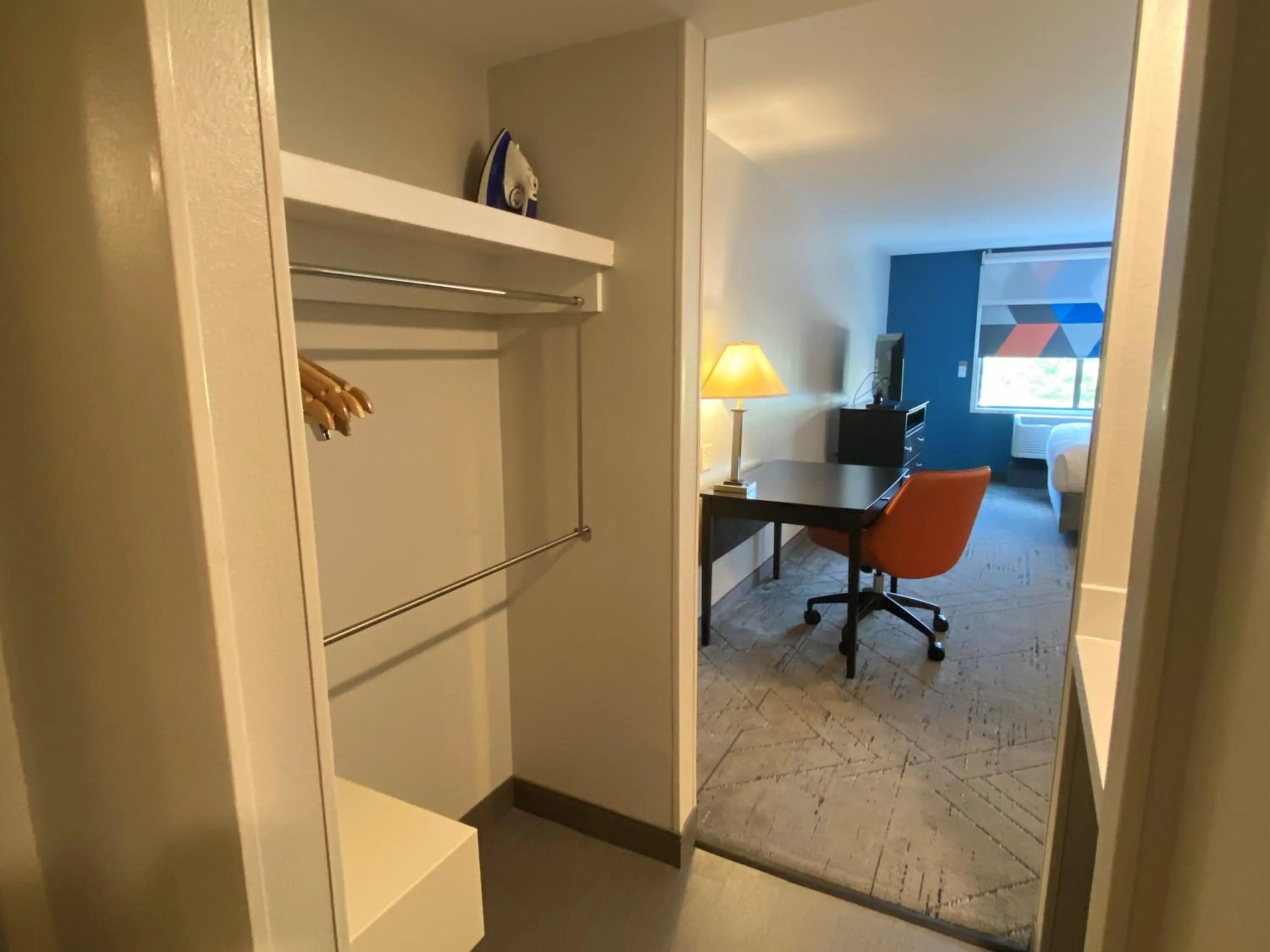 wardrobe in Wingate by Wyndham State Arena Raleigh/Cary Hotel
