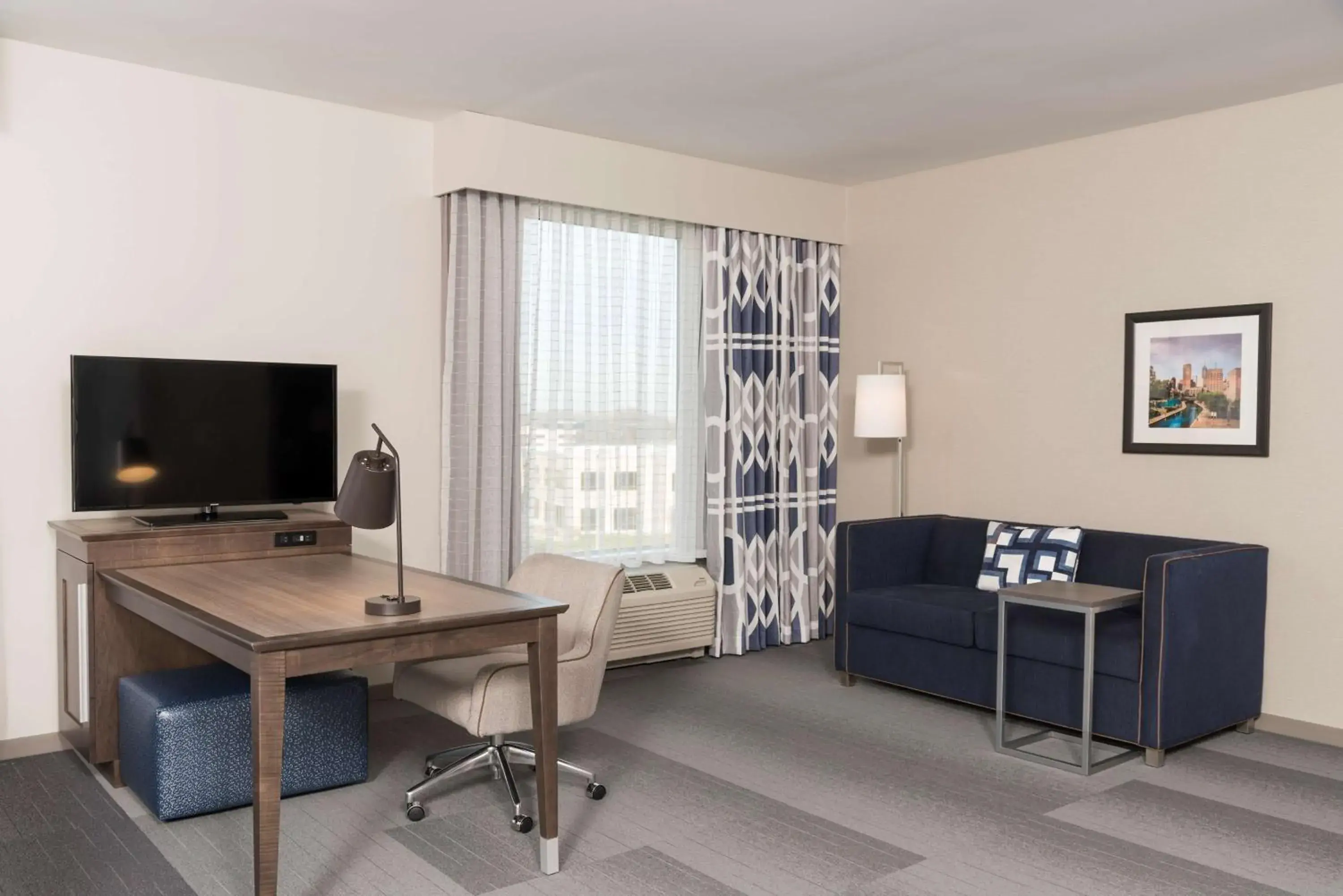 King Studio - Mobility and Hearing Access/Non-Smoking in Hampton Inn & Suites Indianapolis-Keystone, IN King Studio - Mobility and Hearing Access/Non-Smoking in Hampton Inn & Suites Indianapolis-Keystone, IN