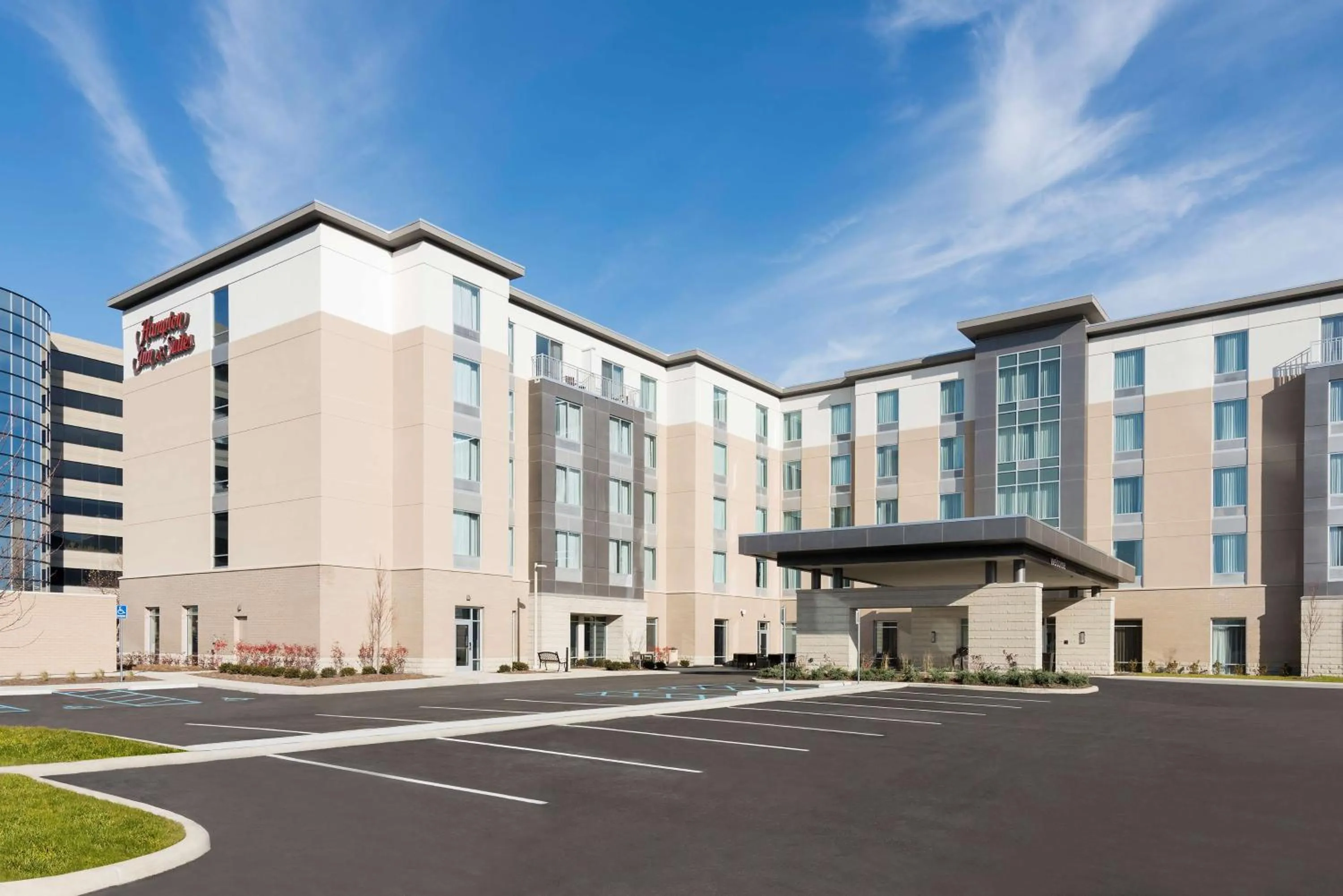 Property building in Hampton Inn & Suites Indianapolis-Keystone, IN