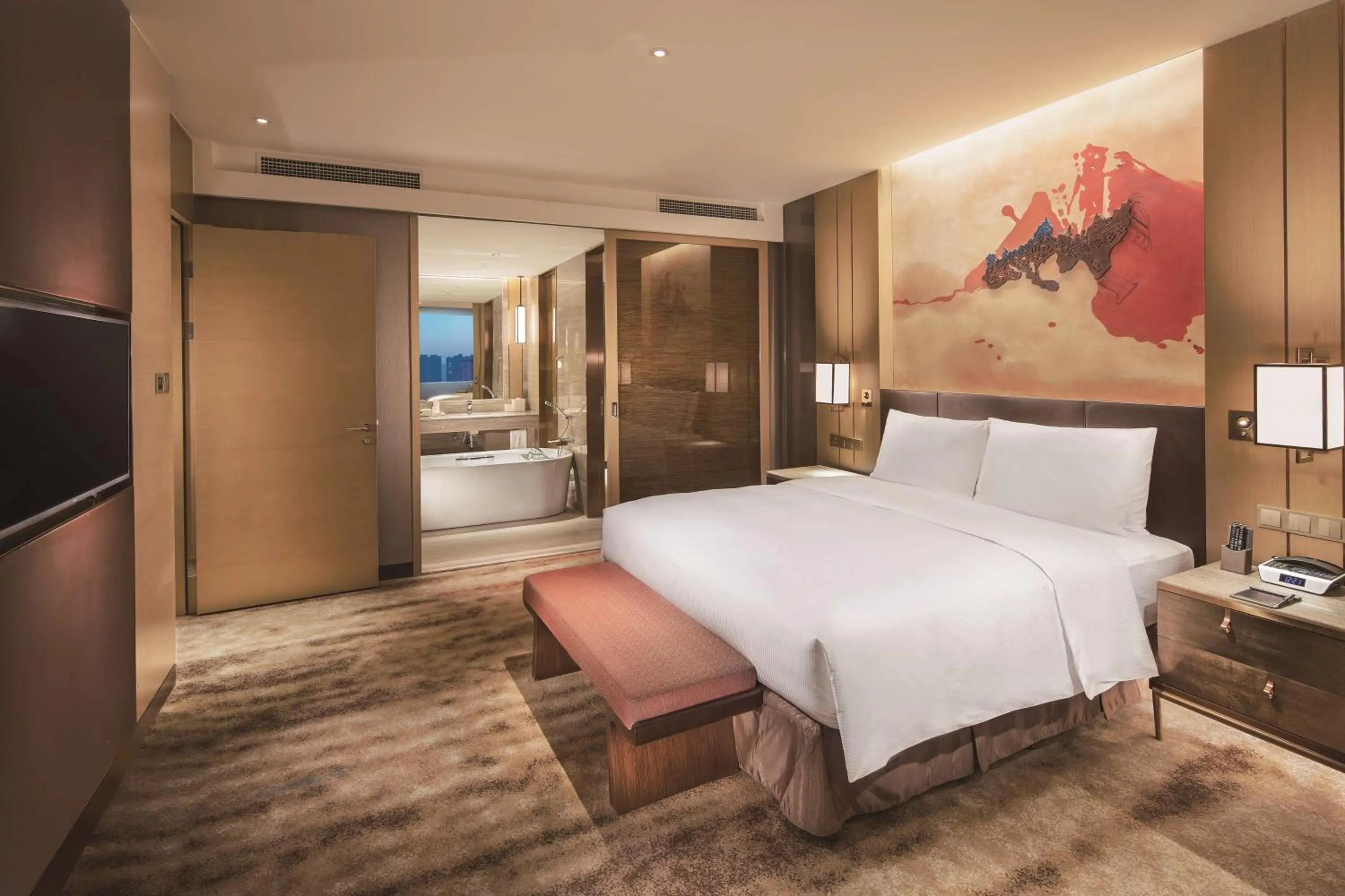 Bathroom, Bed in Hilton Shenyang