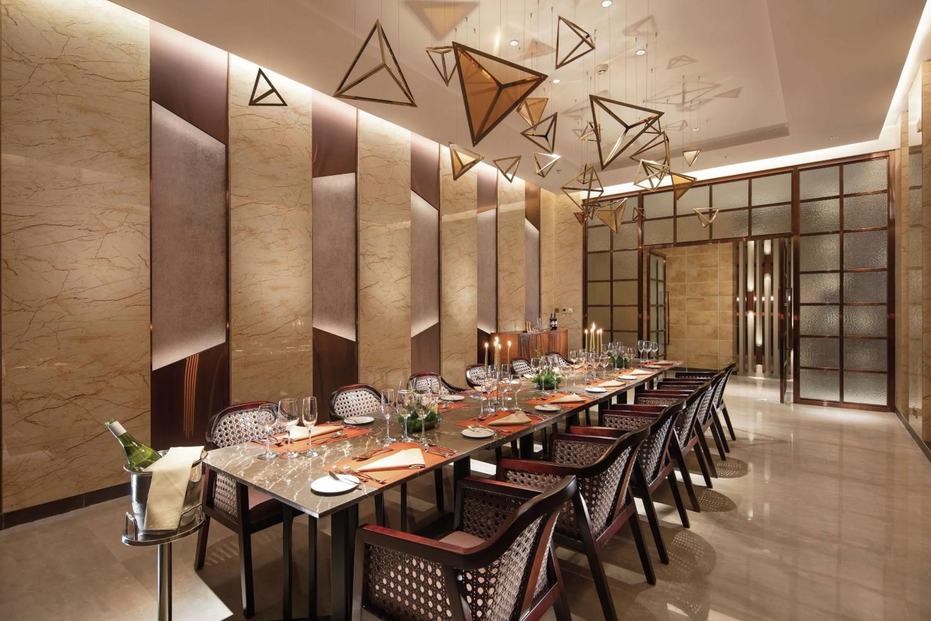 Restaurant/places to eat in Hilton Shenyang