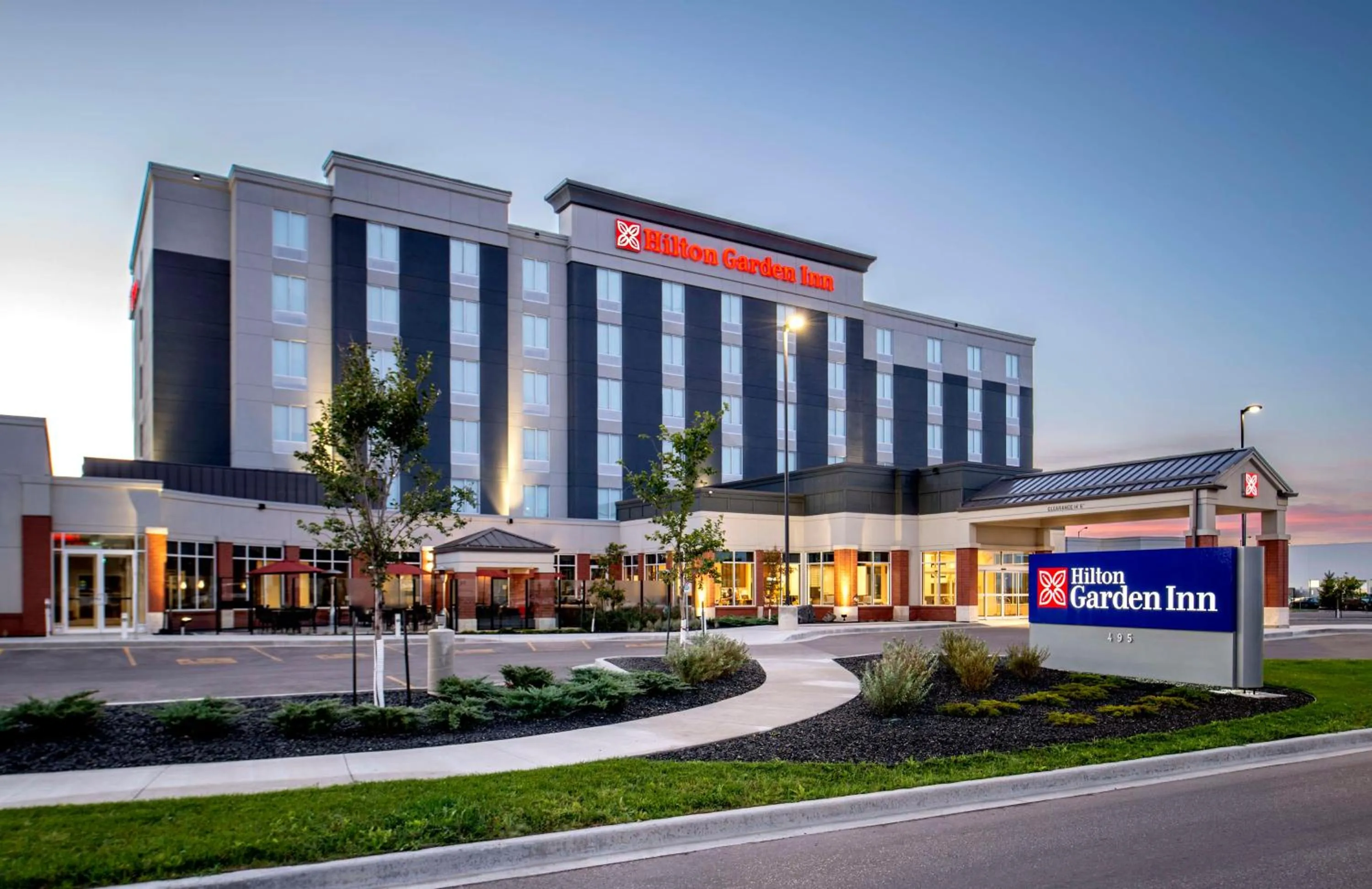 Property building in Hilton Garden Inn Winnipeg South