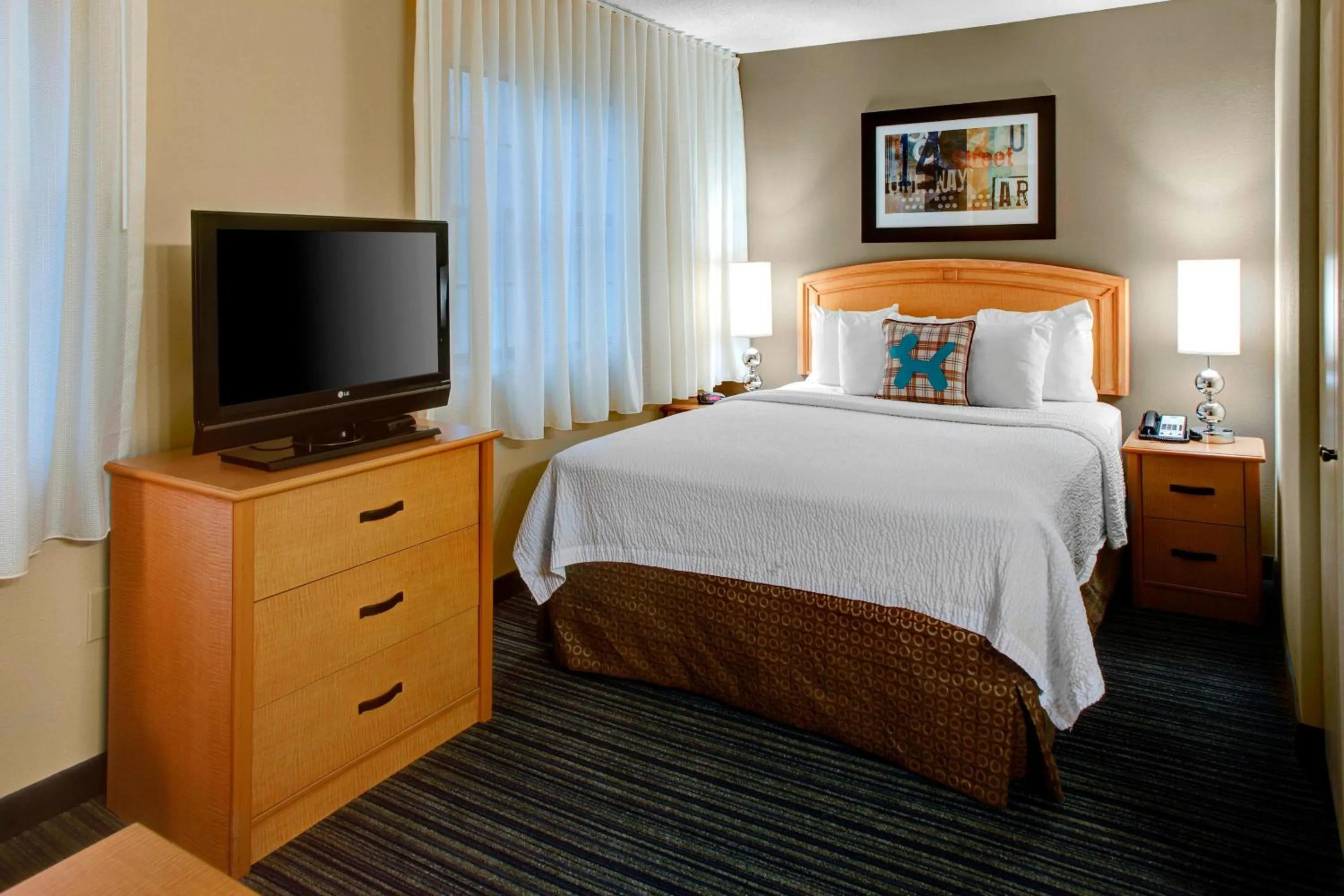 Photo of the whole room, Bed in TownePlace Suites Atlanta Buckhead