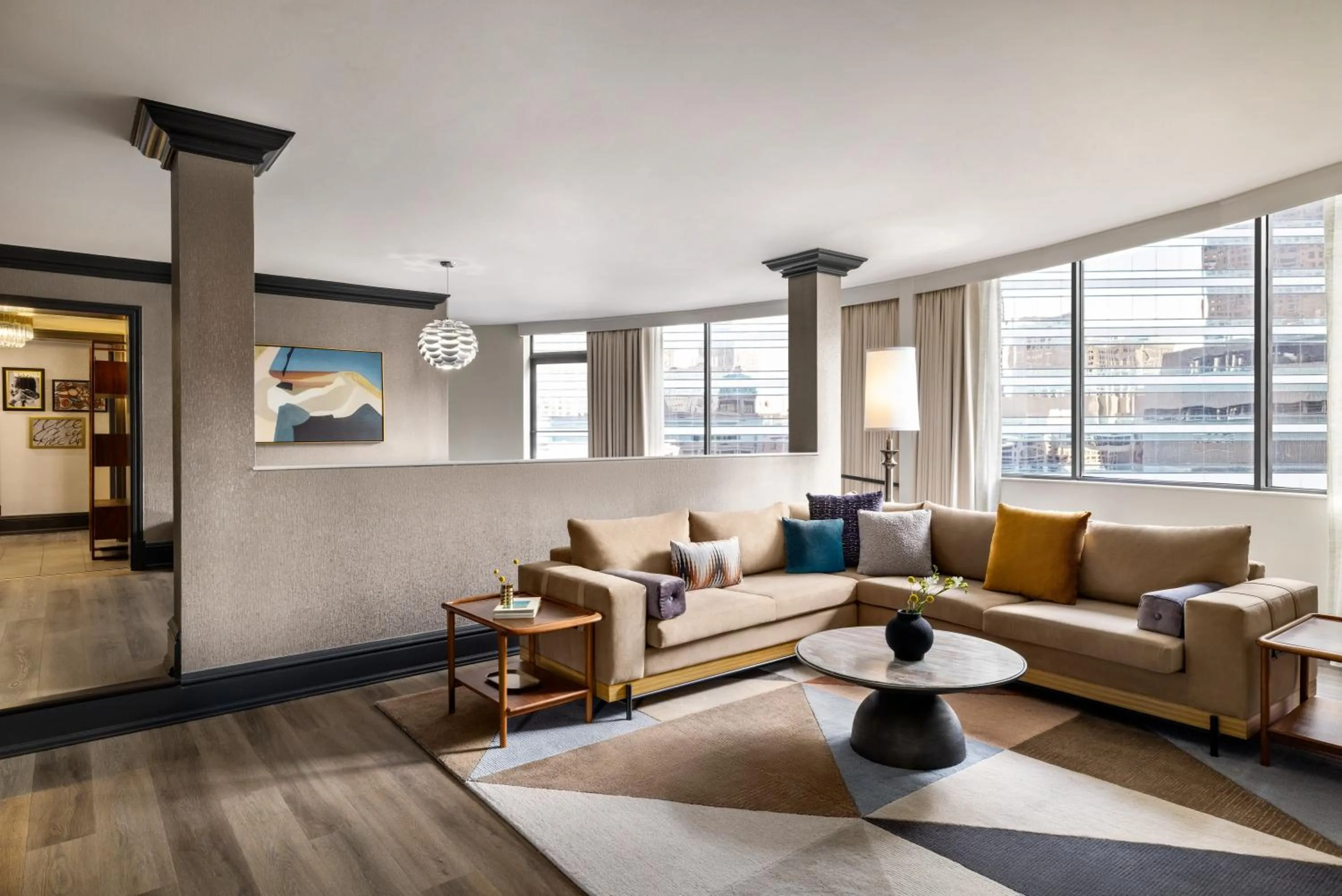 Seating area in The American Hotel Atlanta Downtown-a Doubletree by Hilton