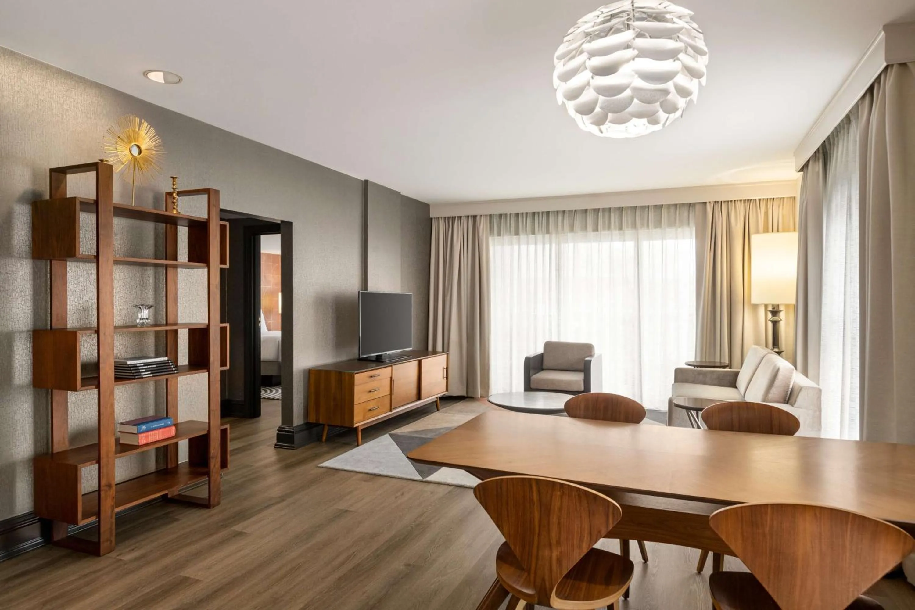 Living room in The American Hotel Atlanta Downtown-a Doubletree by Hilton