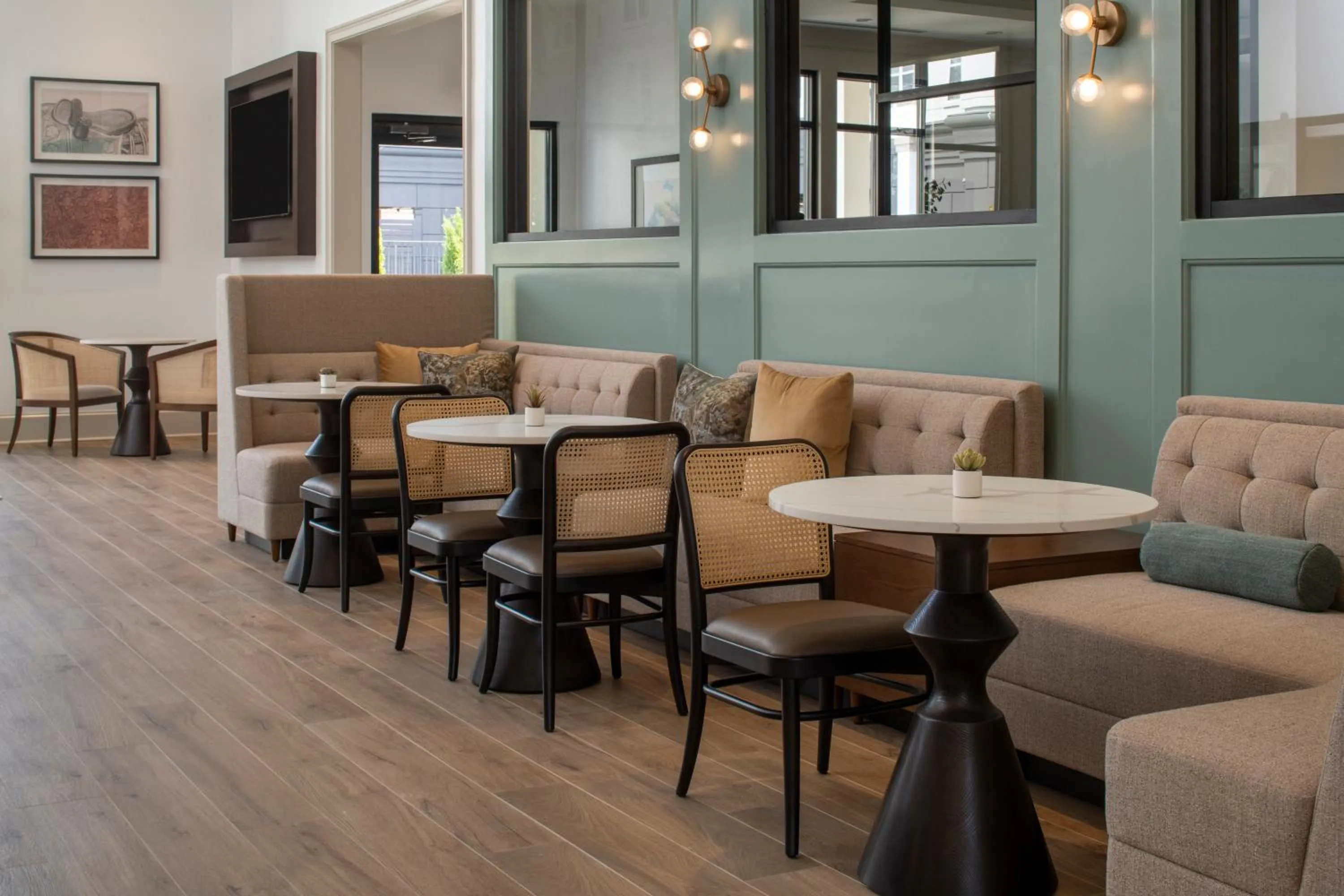 Dining area in Residence Inn Atlanta Buckhead/Lenox Park