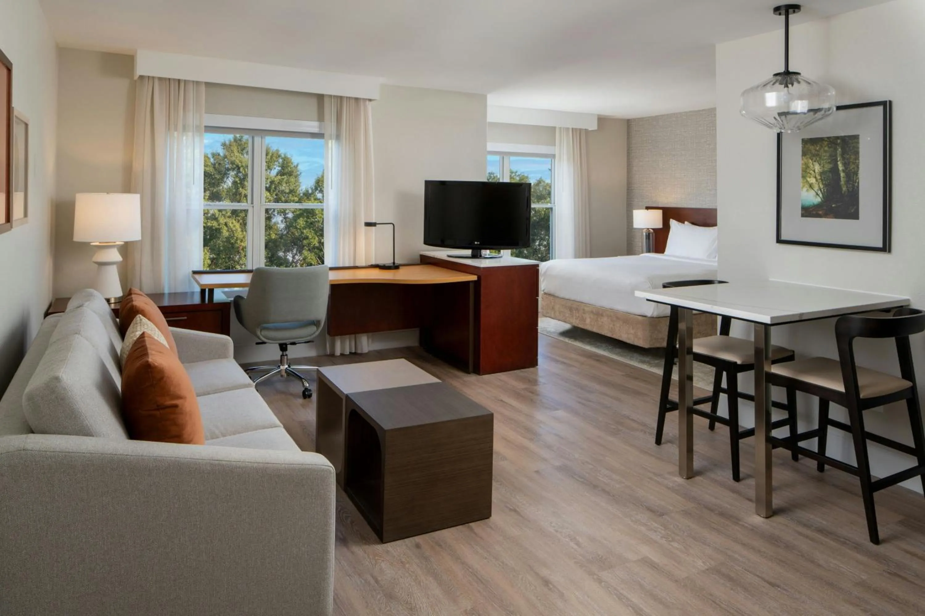 Photo of the whole room, Bed in Residence Inn Atlanta Buckhead/Lenox Park