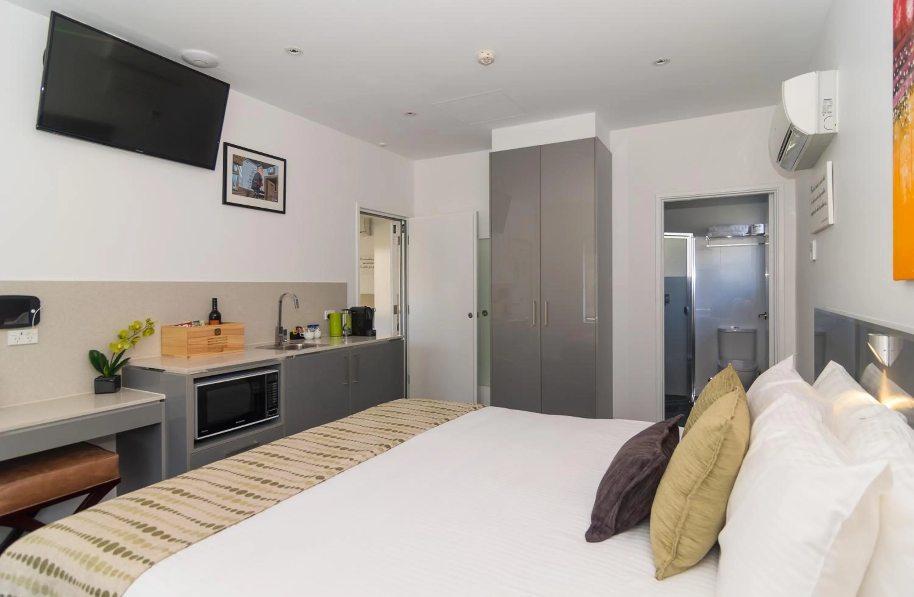 Bedroom, Bed in North Adelaide Boutique Stays Accommodation