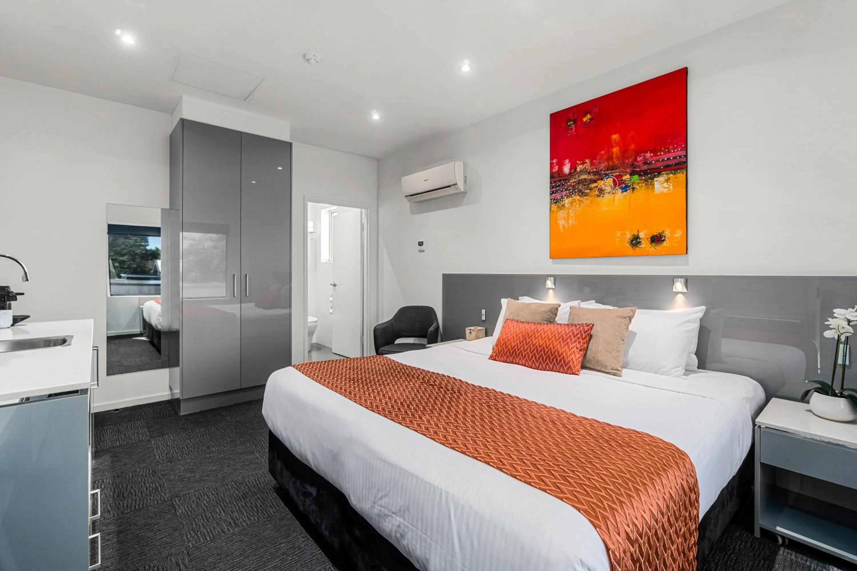 Bed in North Adelaide Boutique Stays Accommodation