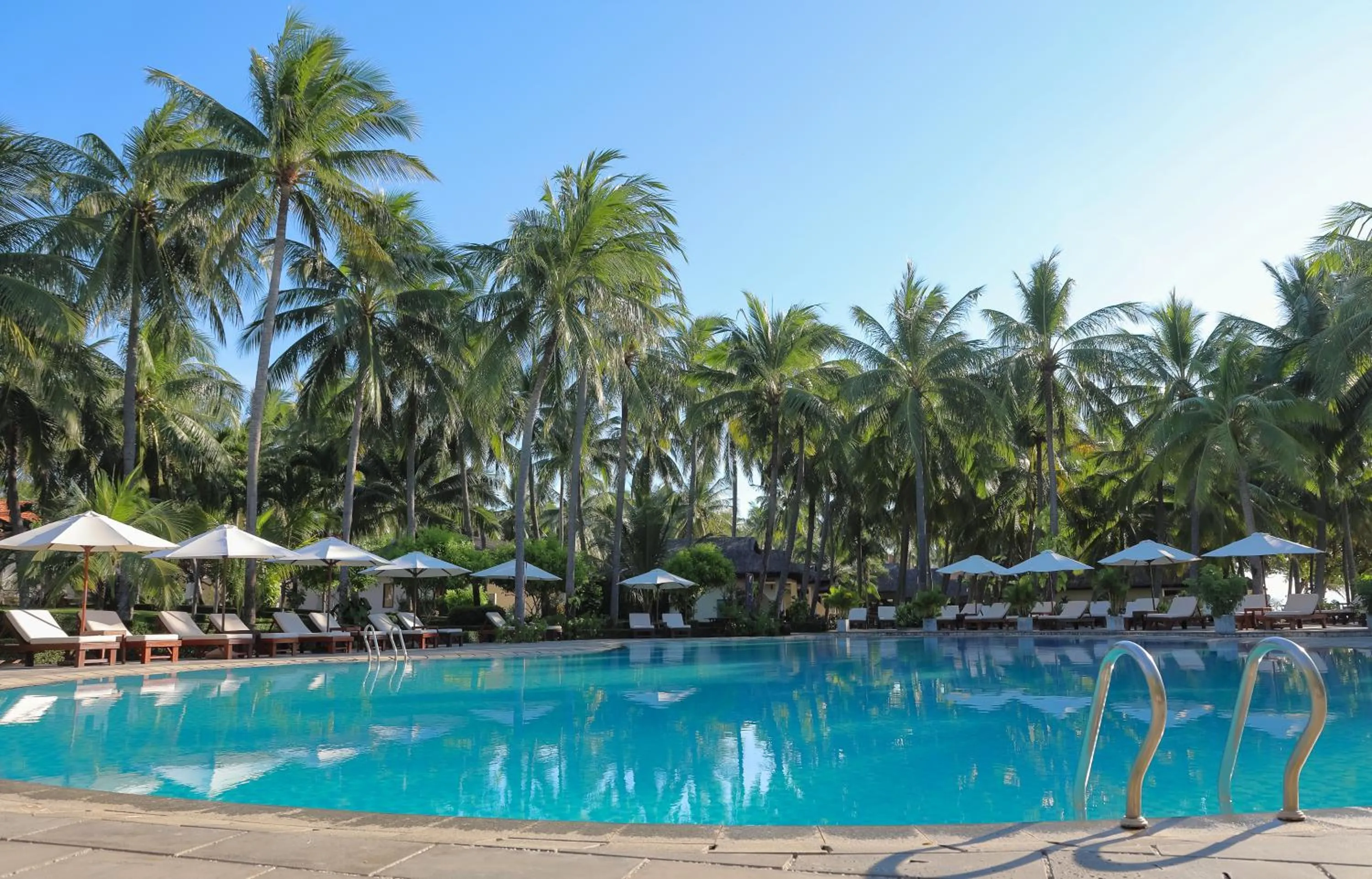 Swimming pool in Blue Ocean Resort