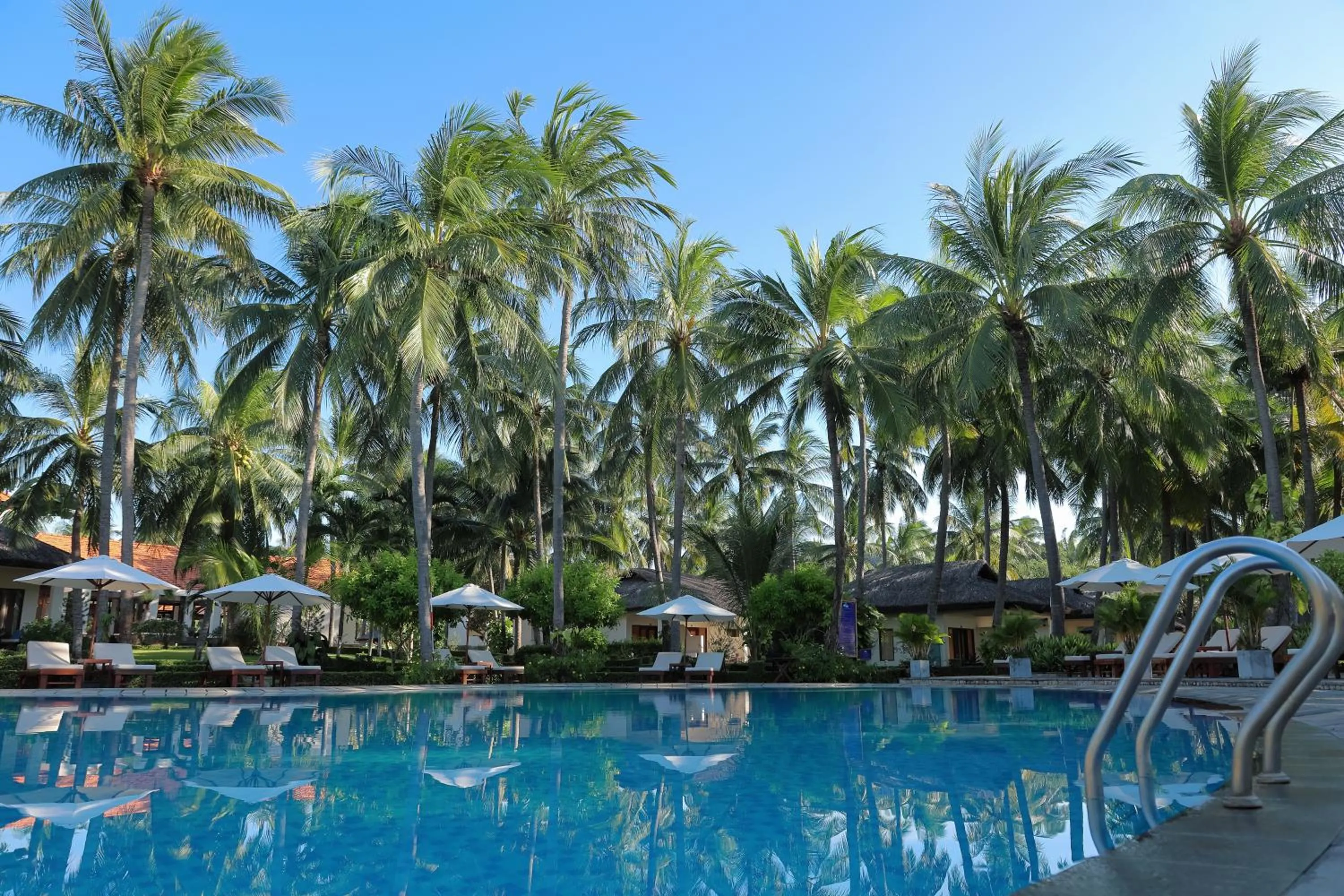 Swimming pool in Blue Ocean Resort