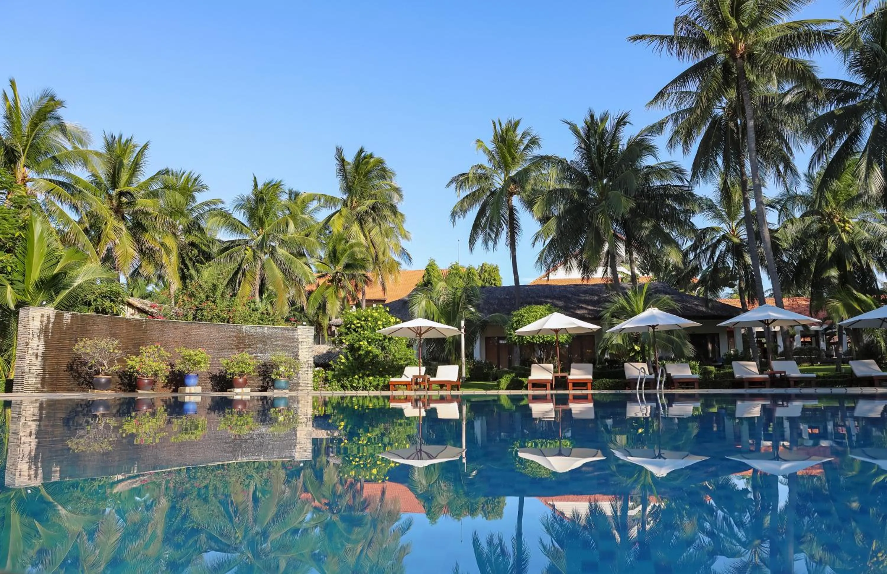 Swimming pool in Blue Ocean Resort