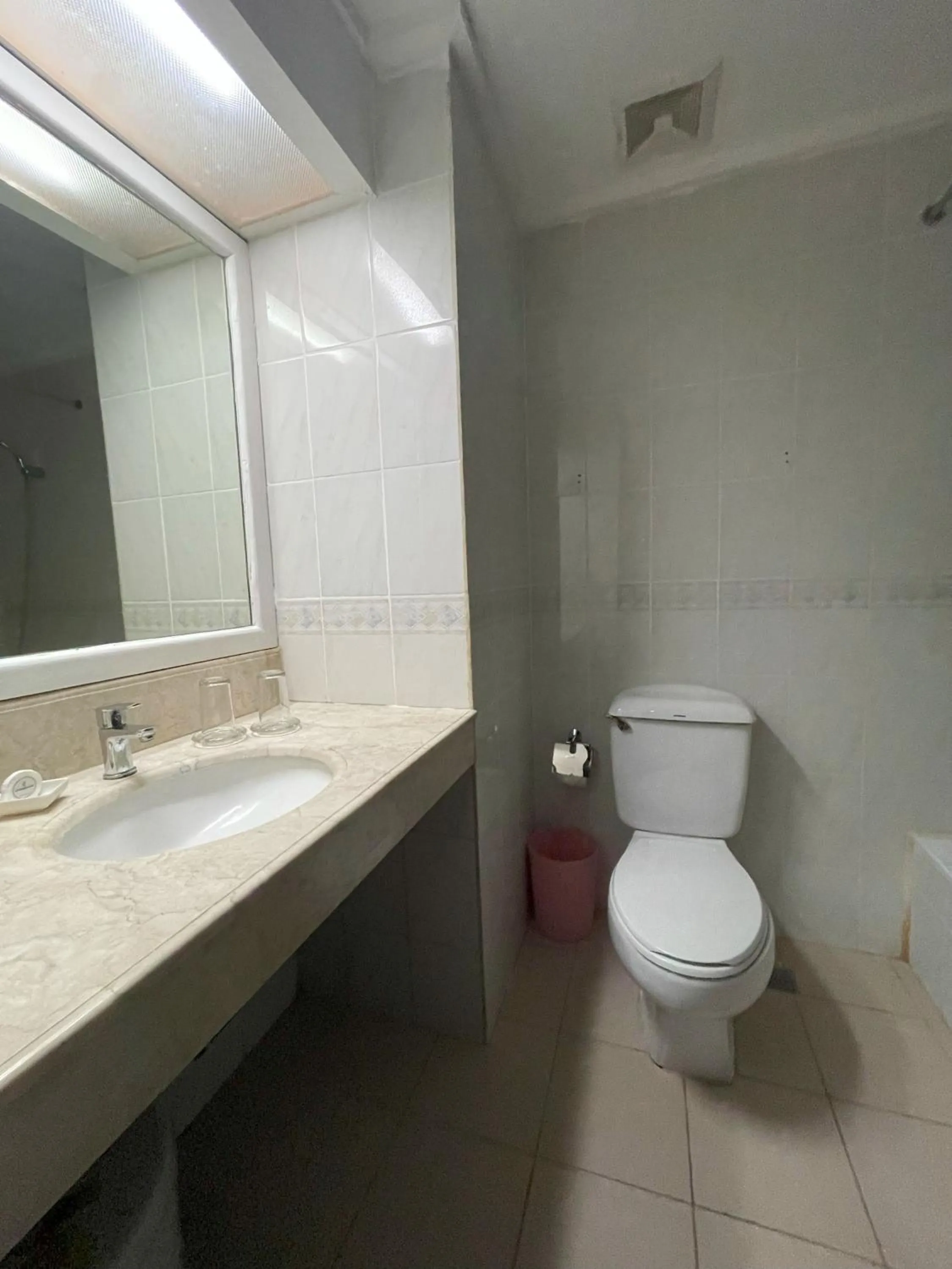 Golden Peak Hotel & Suites powered by Cocotel