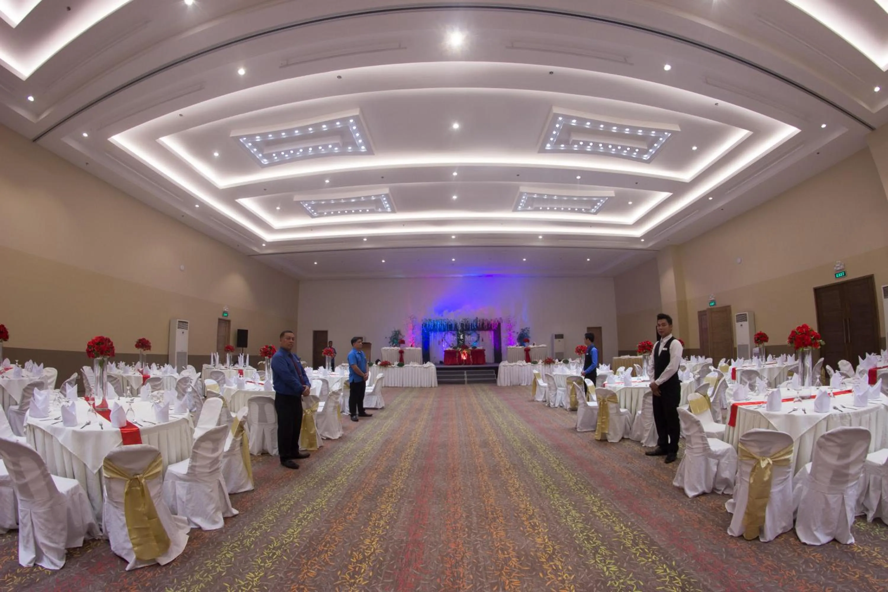 Property building in Golden Peak Hotel & Suites powered by Cocotel