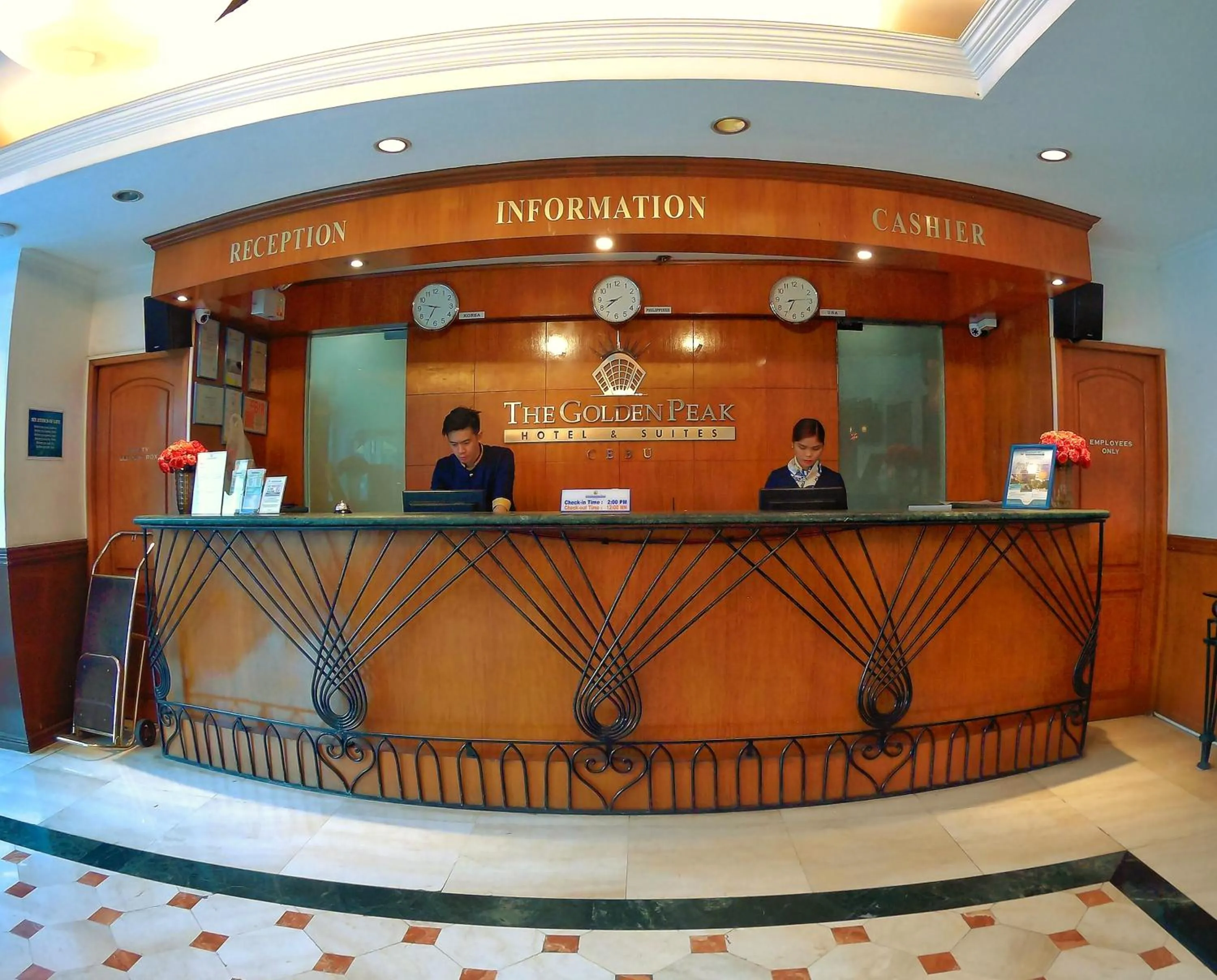 Lobby or reception in Golden Peak Hotel & Suites powered by Cocotel