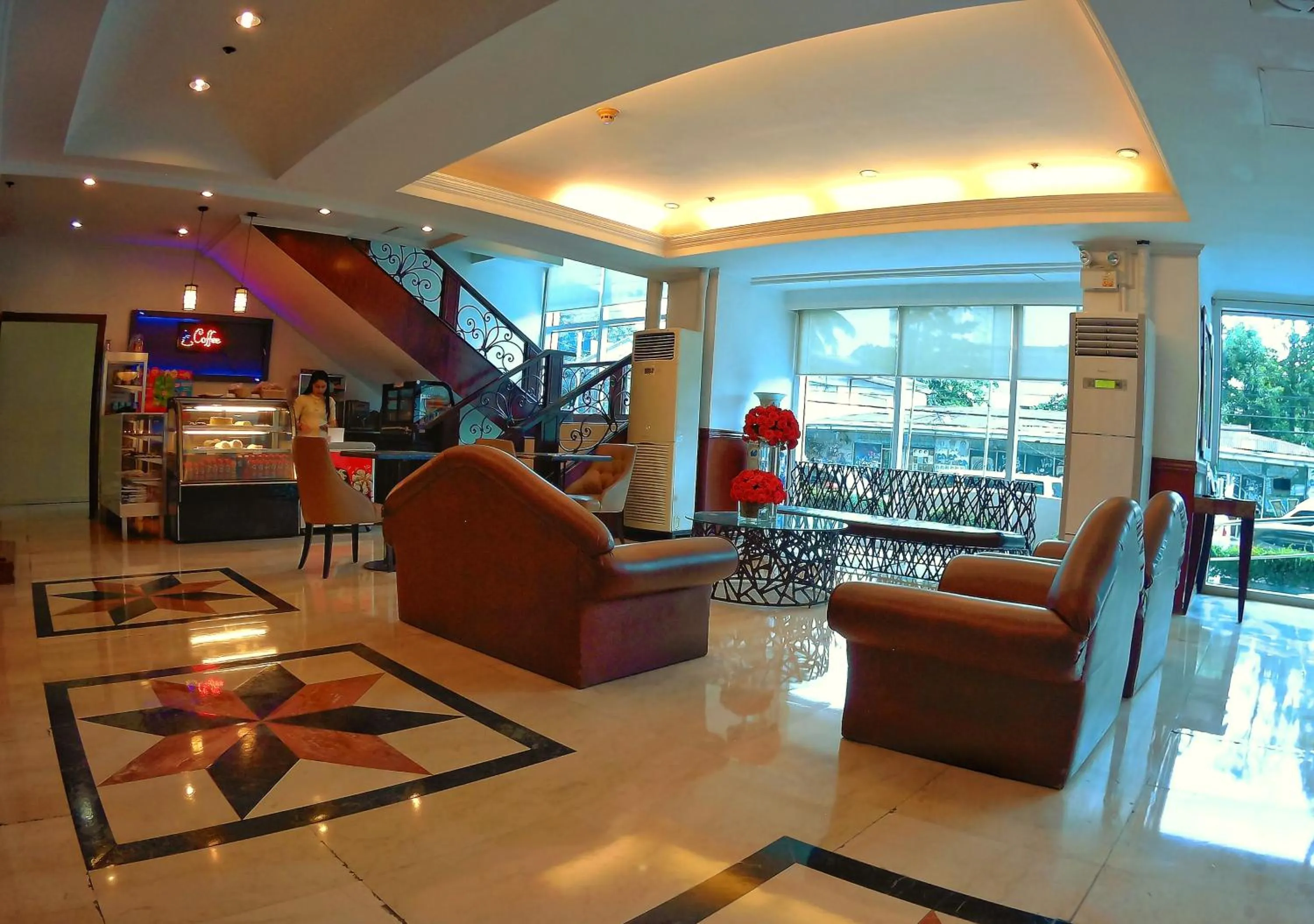 Lobby or reception in Golden Peak Hotel & Suites powered by Cocotel
