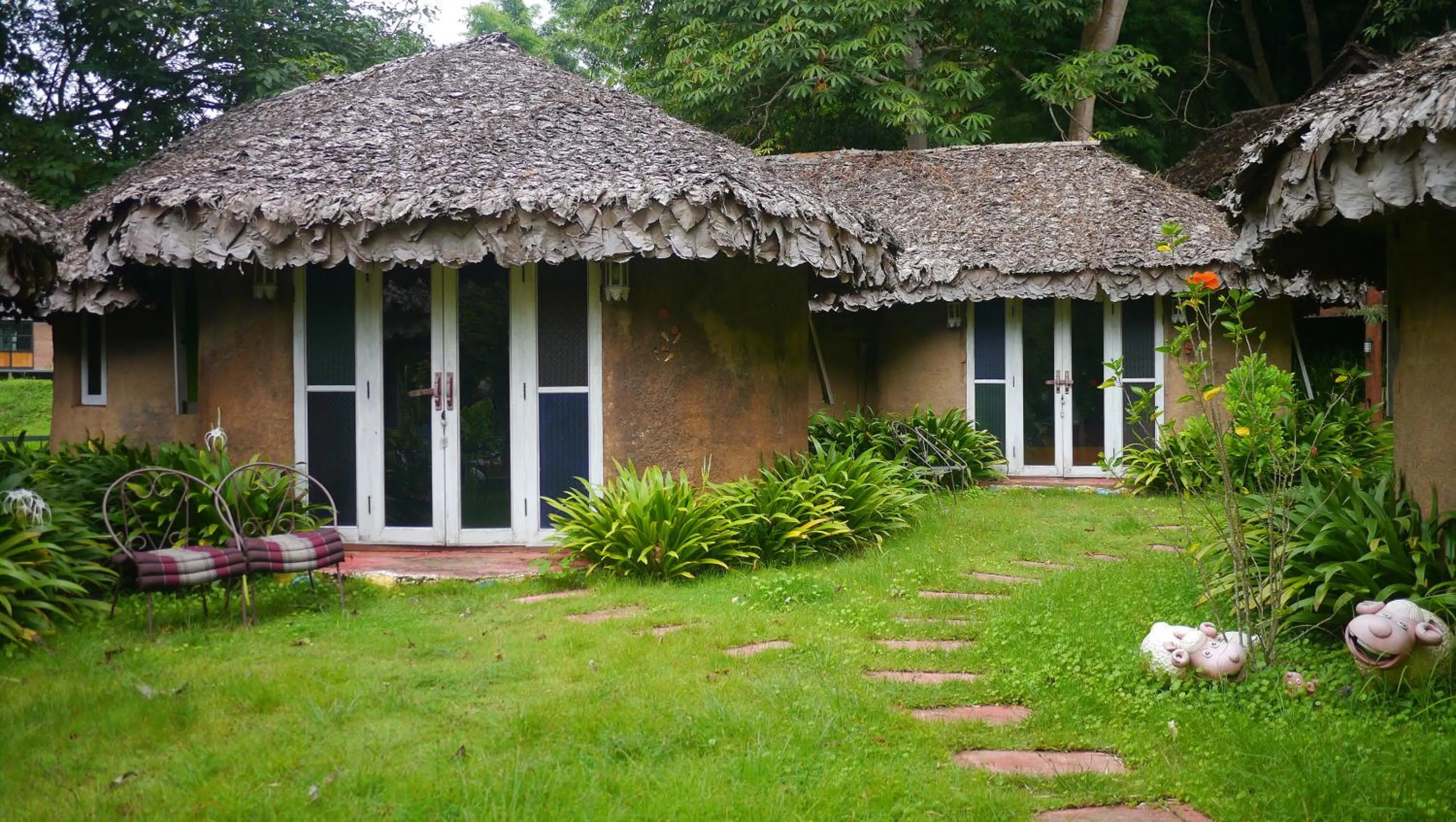 Property building in Pho Rak Nah Pai