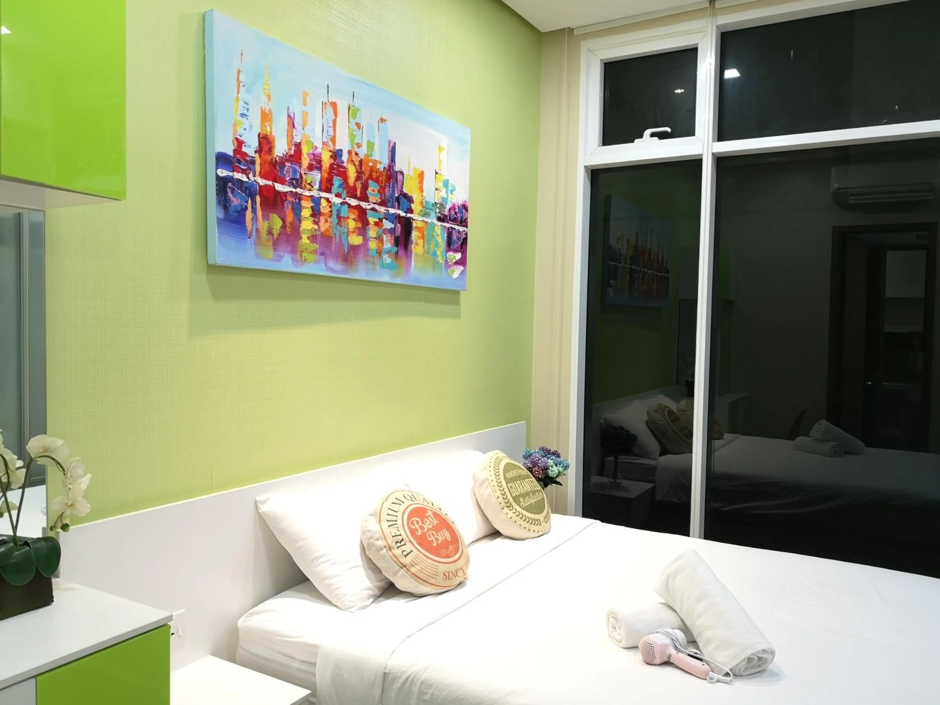 Bed in Soho Suites Klcc By Pnut