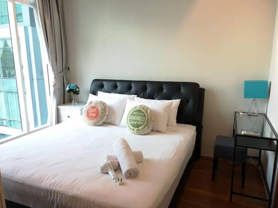 Bed in Soho Suites Klcc By Pnut