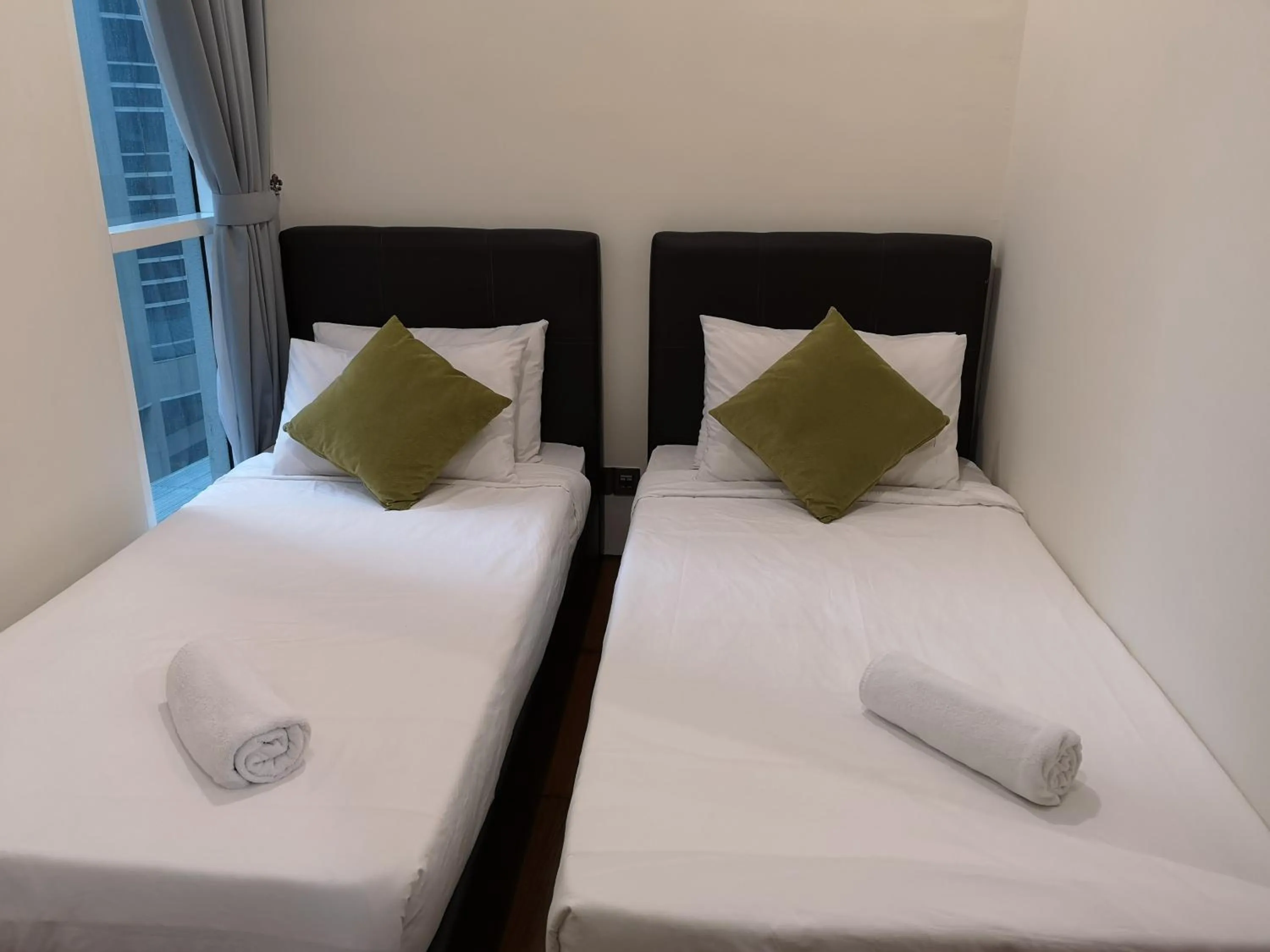 Bed in Soho Suites Klcc By Pnut