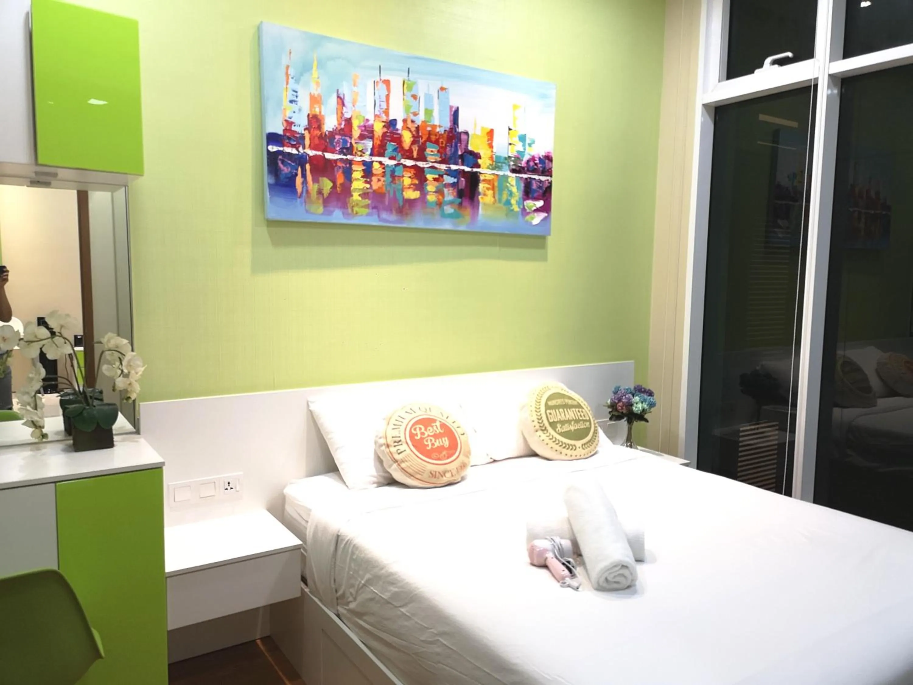 Bed in Soho Suites Klcc By Pnut