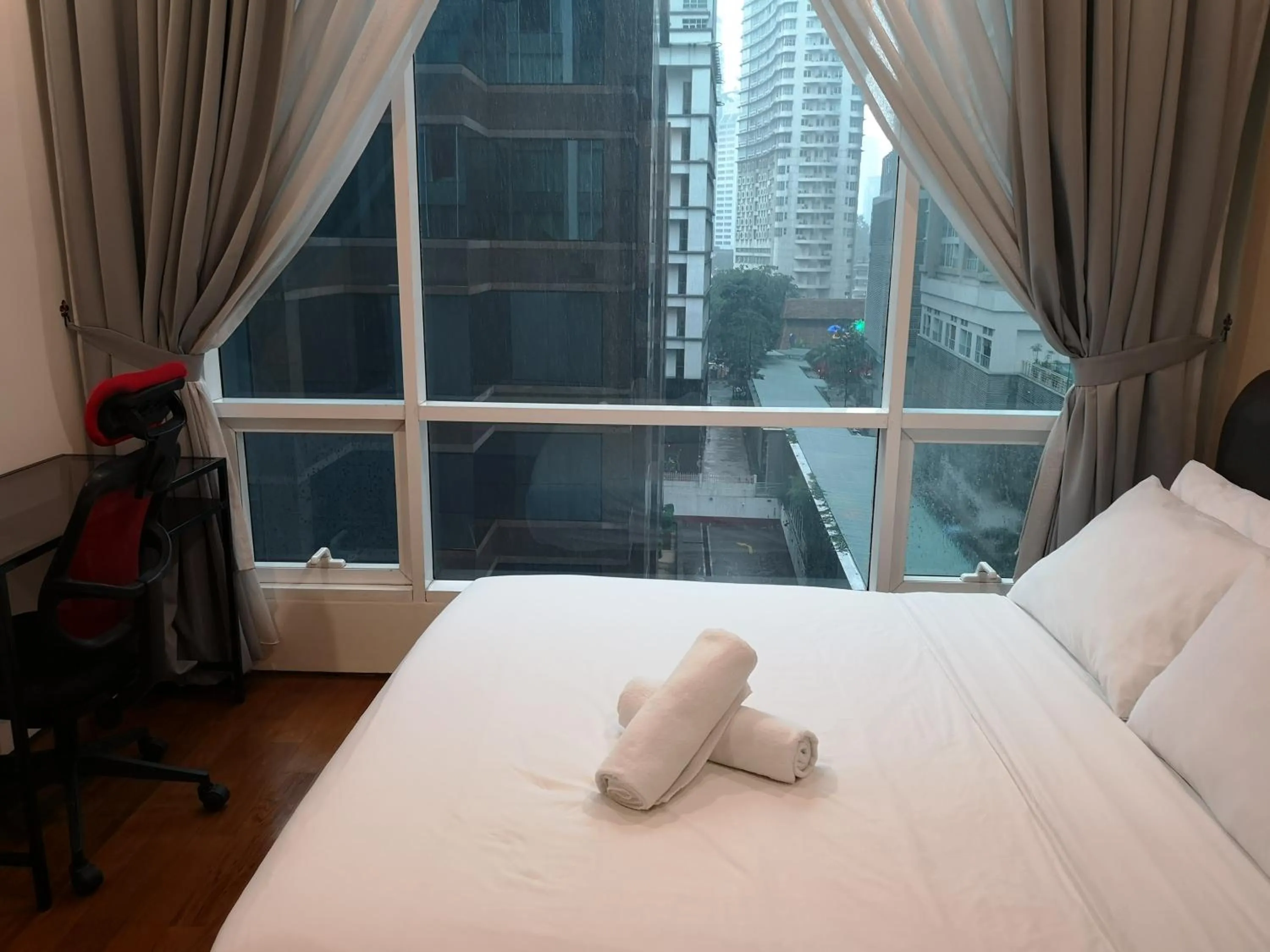 Bed in Soho Suites Klcc By Pnut