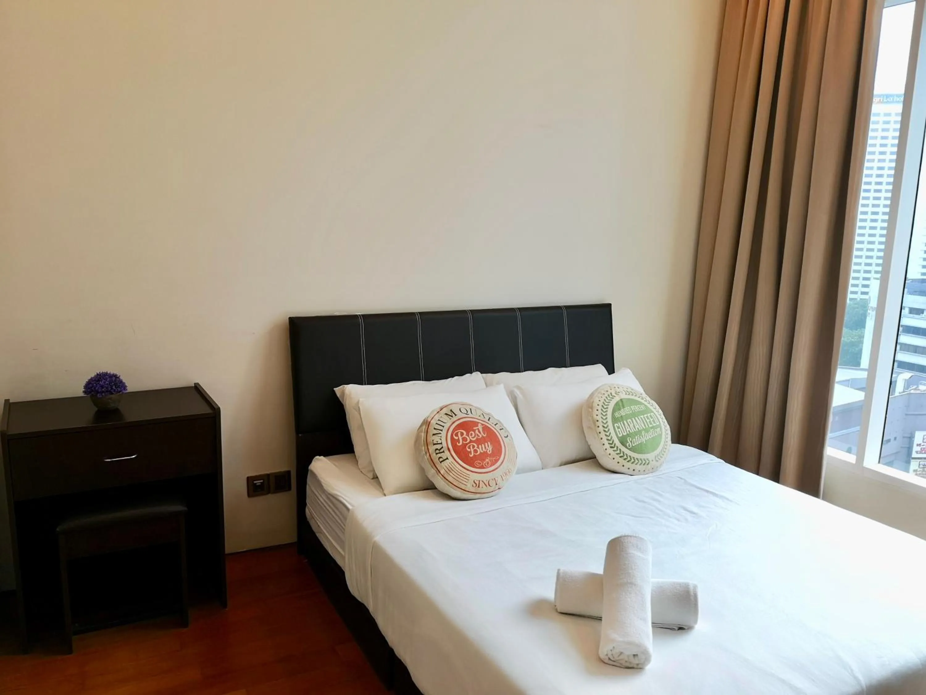 Bed in Soho Suites Klcc By Pnut