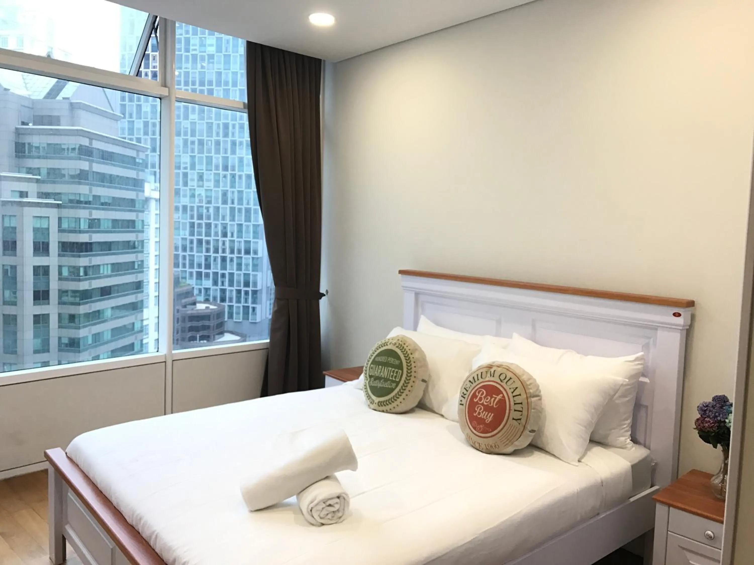 Bed in VORTEX SUITES KLCC by PNUT With NETFLIX