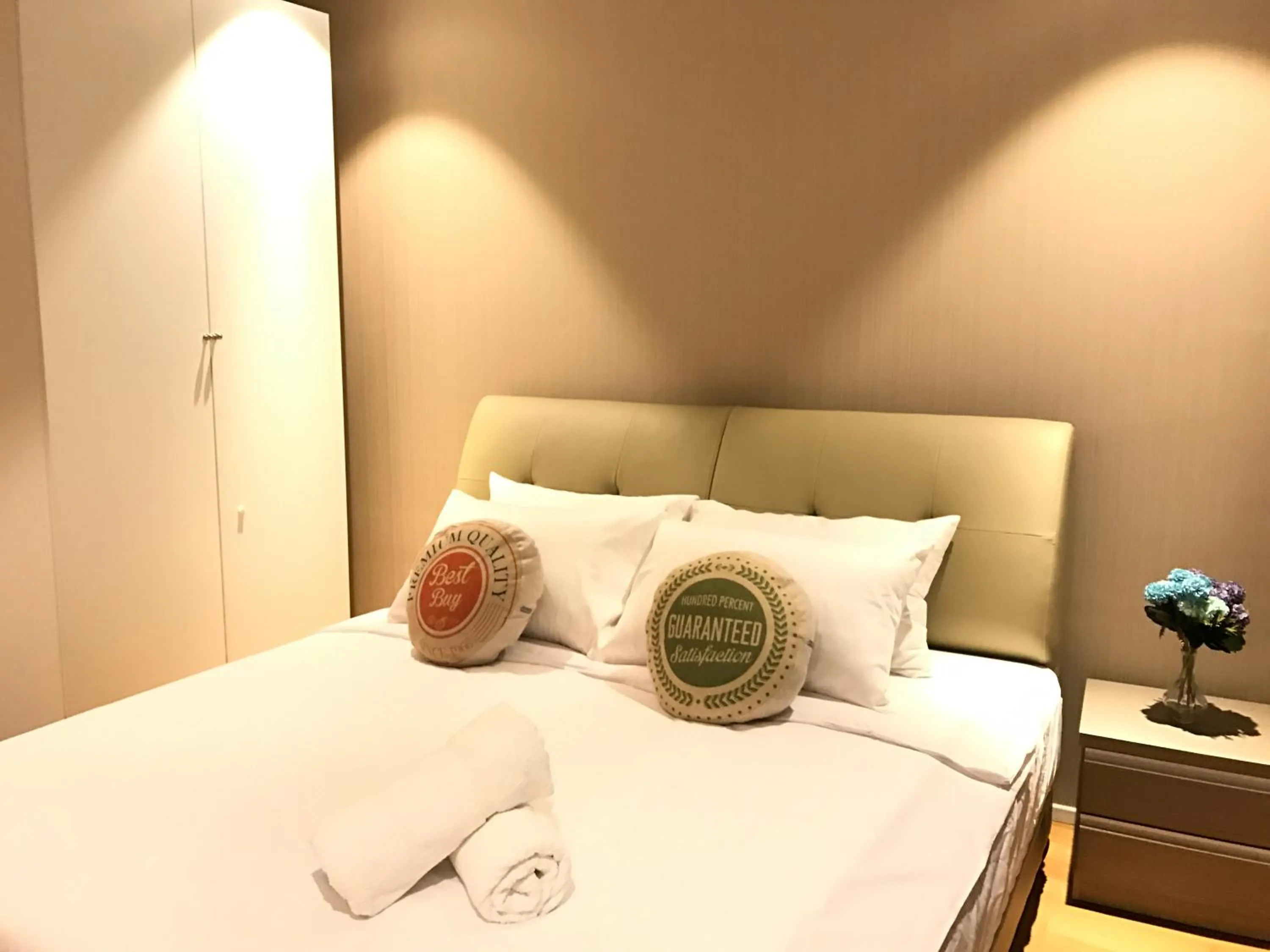 Bed in VORTEX SUITES KLCC by PNUT With NETFLIX