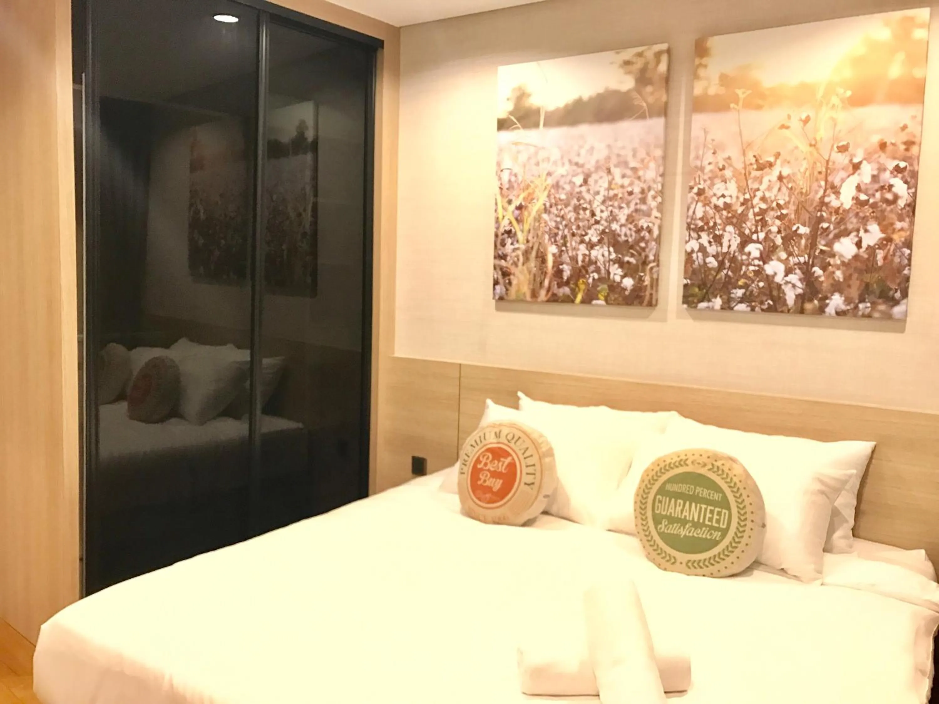 Bed in VORTEX SUITES KLCC by PNUT With NETFLIX