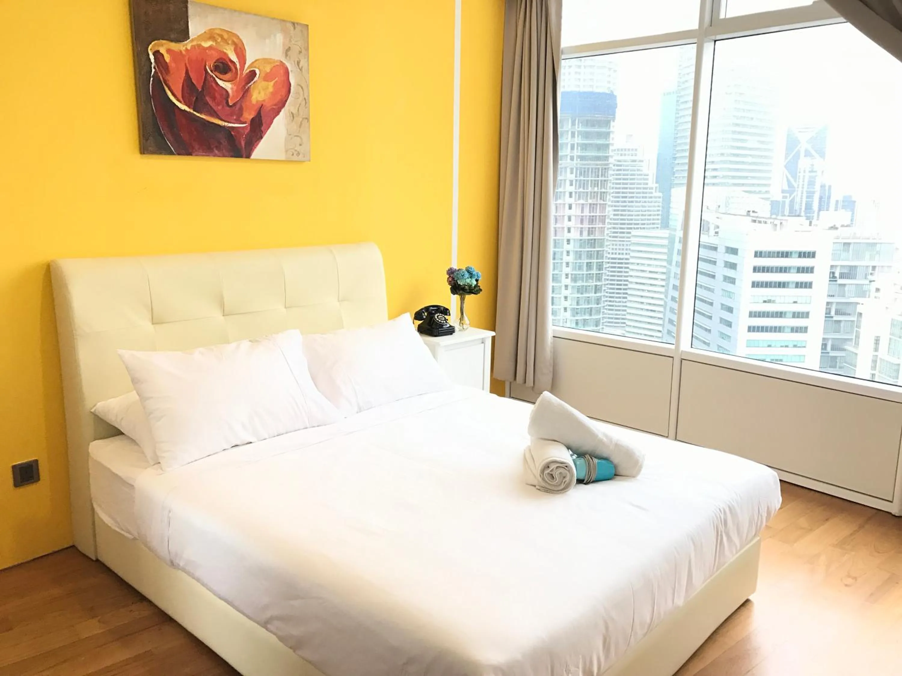 Bed in VORTEX SUITES KLCC by PNUT With NETFLIX