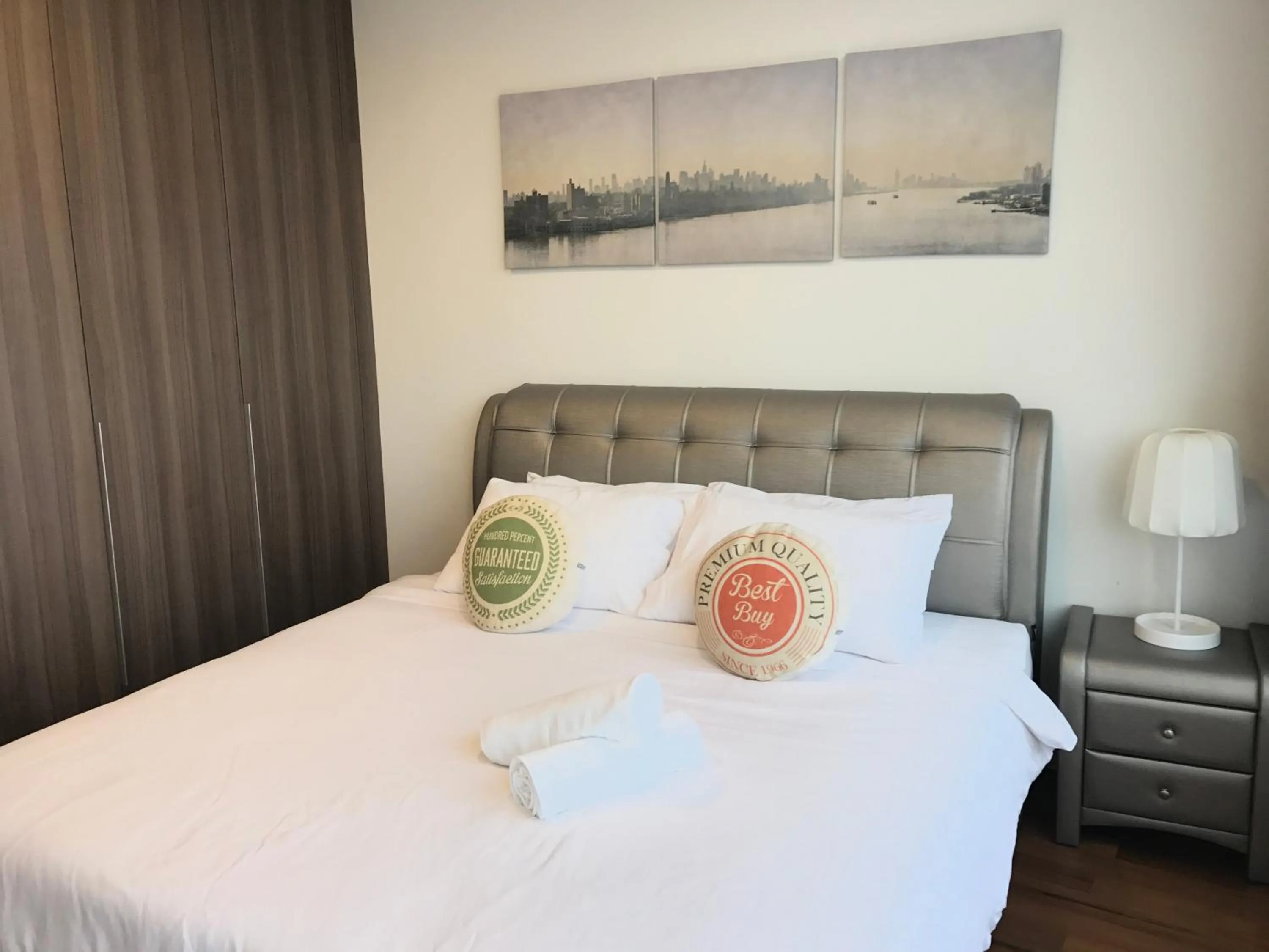 Bed in VORTEX SUITES KLCC by PNUT With NETFLIX