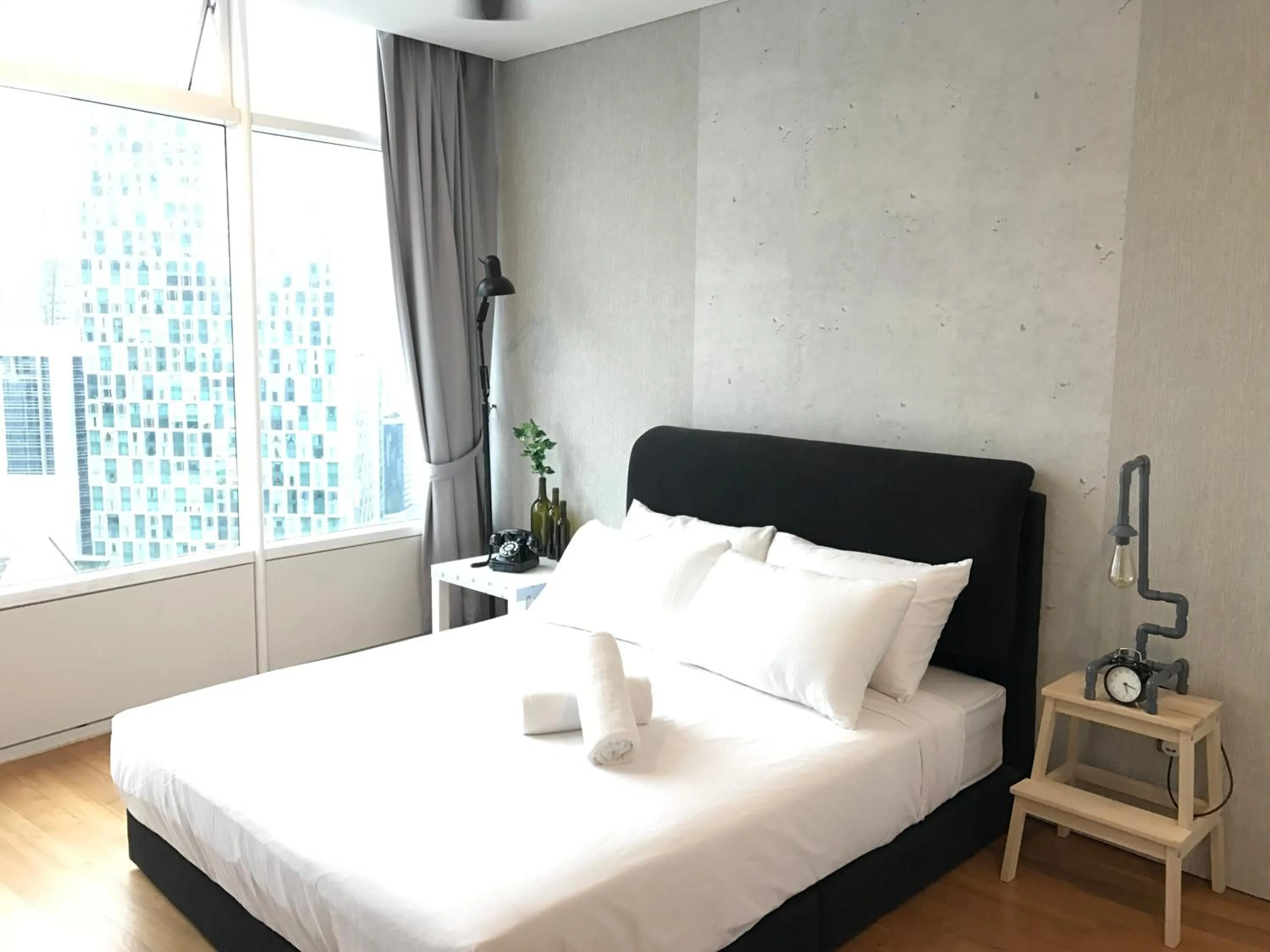 Bed in VORTEX SUITES KLCC by PNUT With NETFLIX