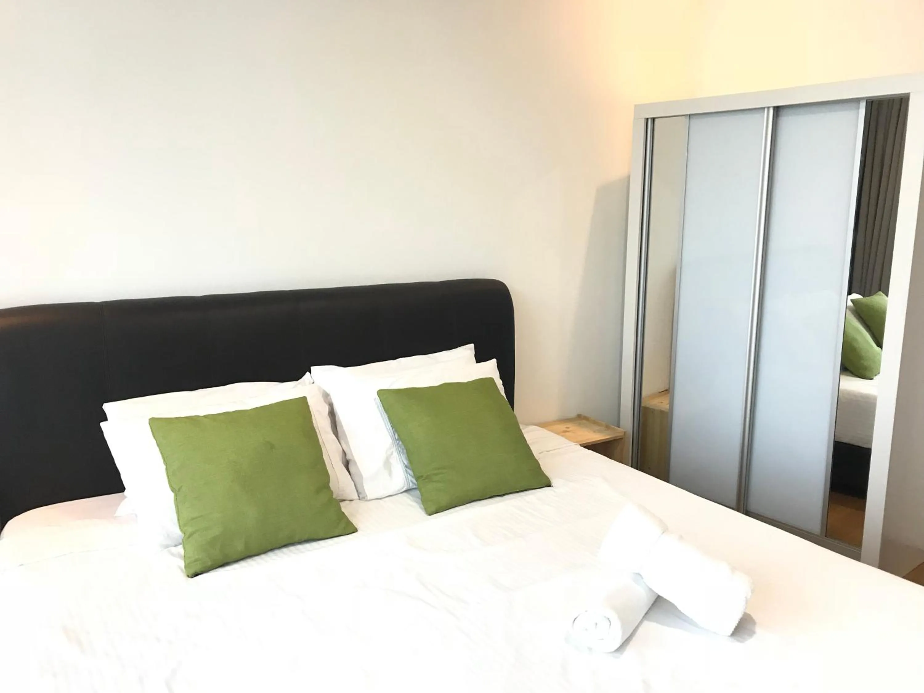 Bed in VORTEX SUITES KLCC by PNUT With NETFLIX