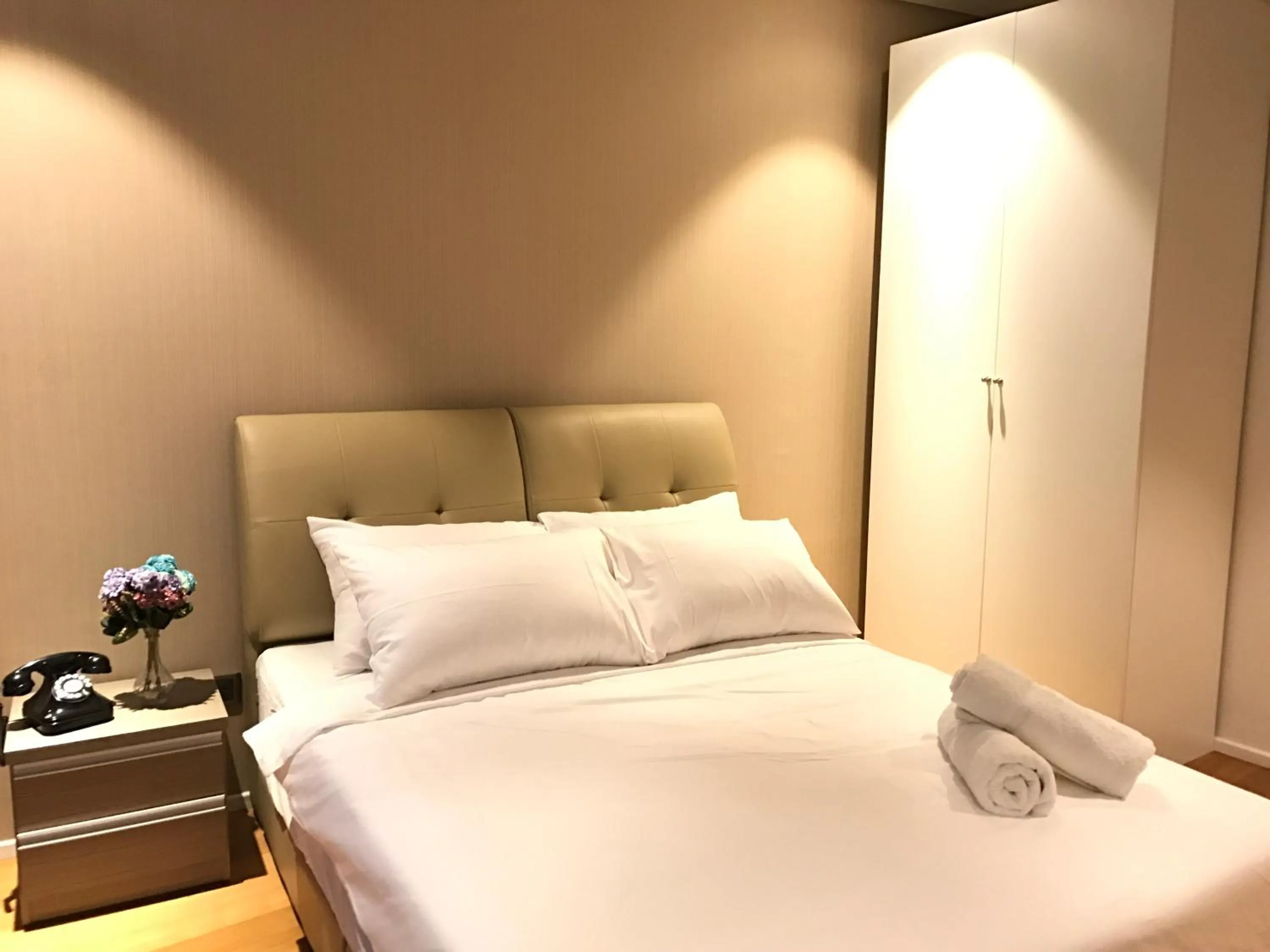 Bed in VORTEX SUITES KLCC by PNUT With NETFLIX