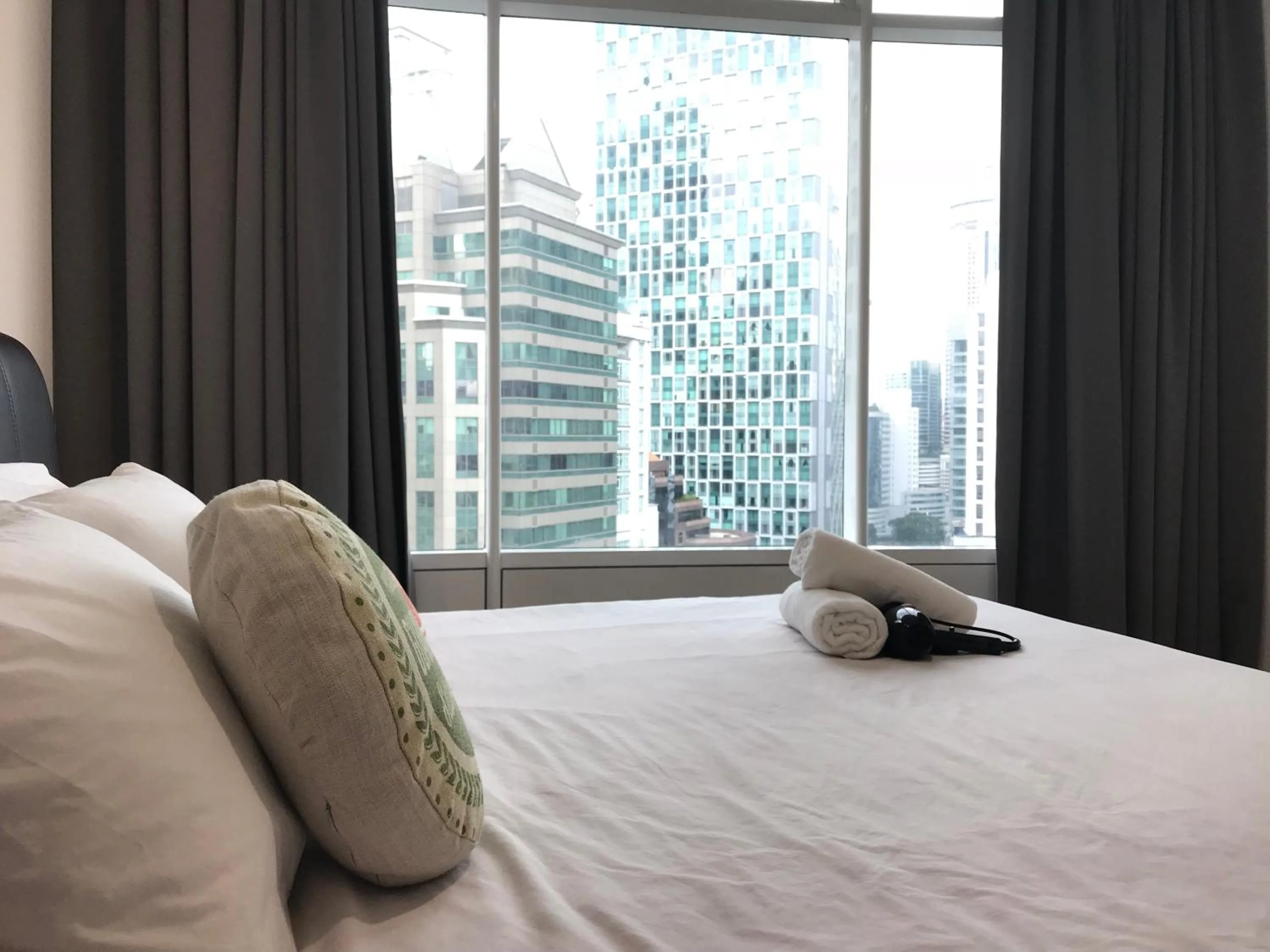 Bed in VORTEX SUITES KLCC by PNUT With NETFLIX