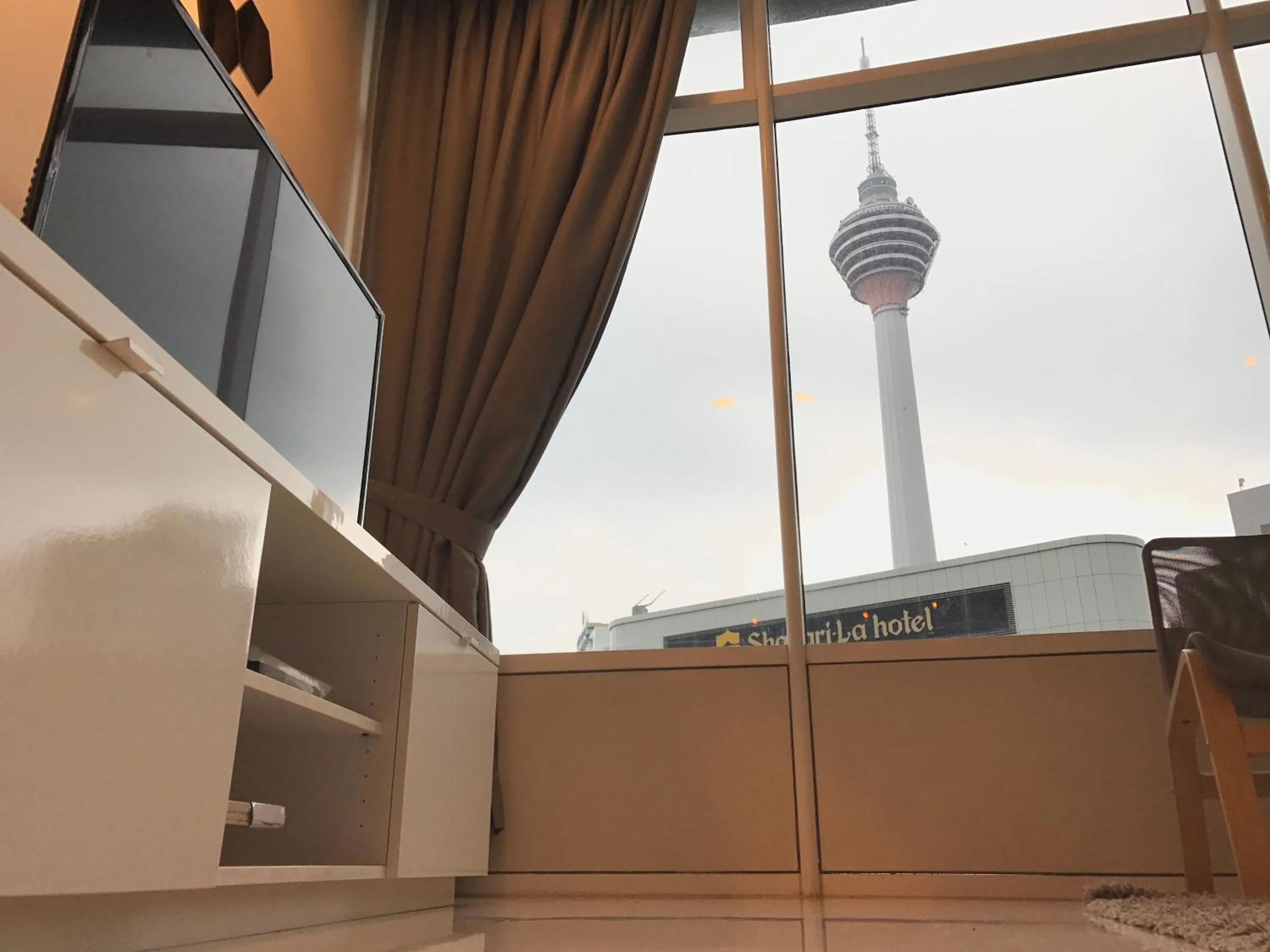 VORTEX SUITES KLCC by PNUT With NETFLIX
