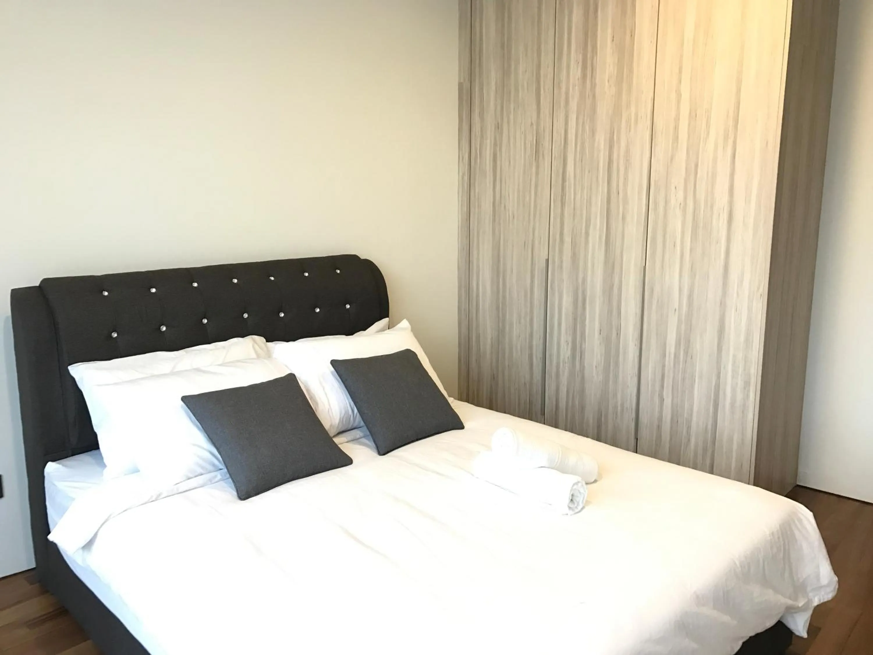 Bed in VORTEX SUITES KLCC by PNUT With NETFLIX